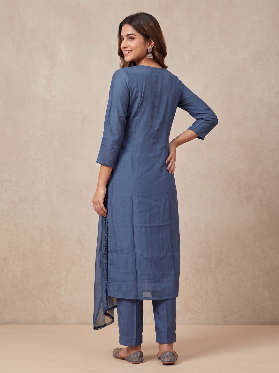 Peachmode Blue Mul Chanderi Applique Floral Salwar Suit - Image 4