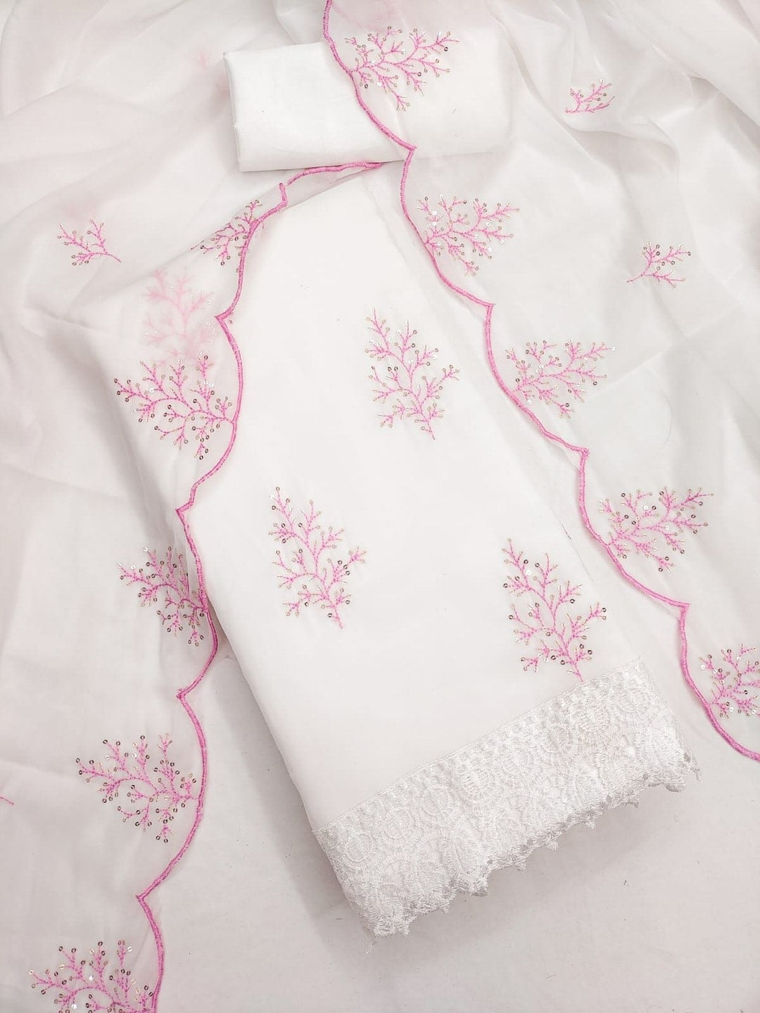 Peachmode White Georgette Unstitched Dress Material With Pink Thread Sequence Work And Lace Hem Scalloped Dupatta - Image 4