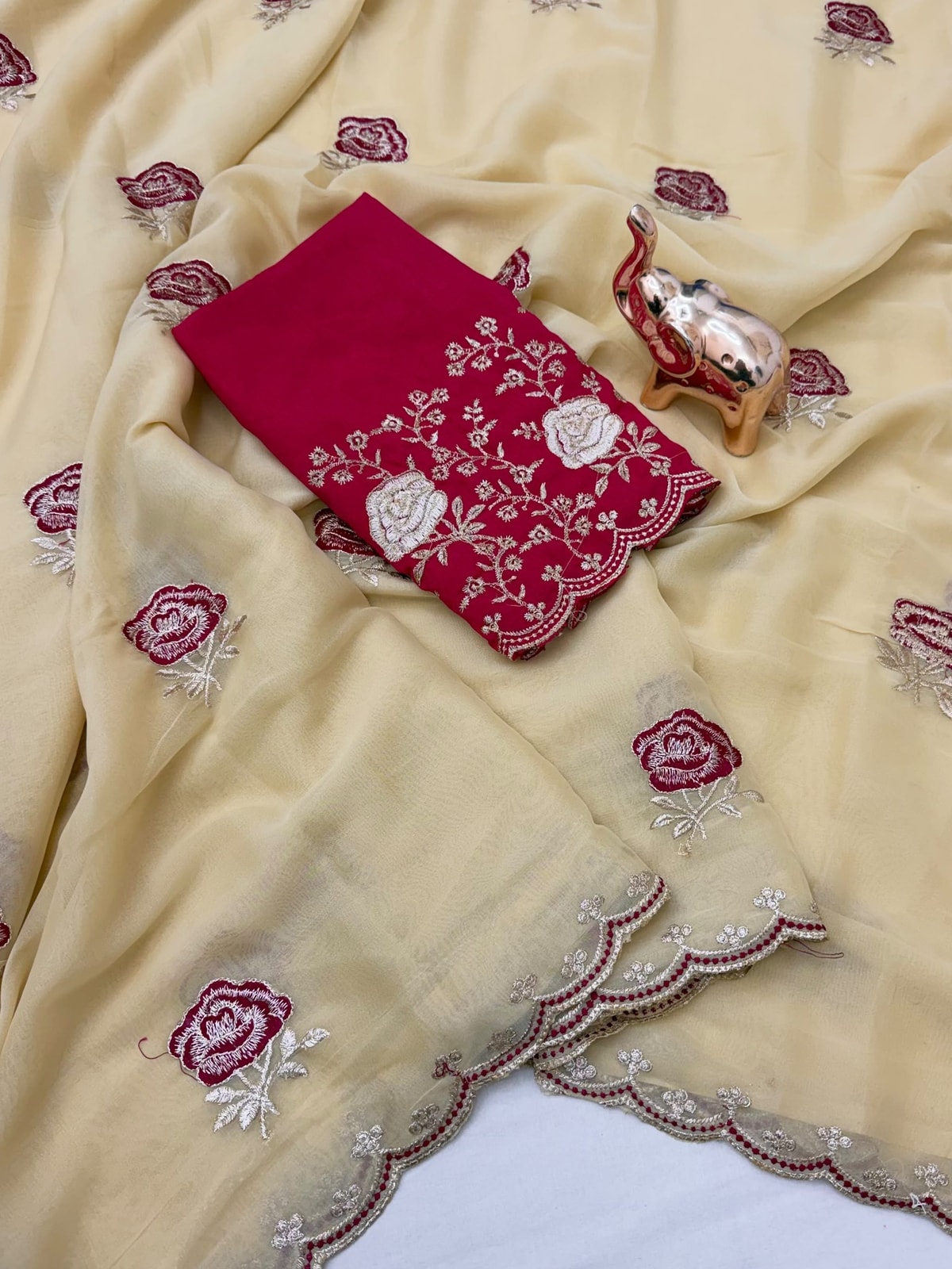 Peachmode Beige Star Georgette Saree With Floral Multi Work And Cut Border - Image 4