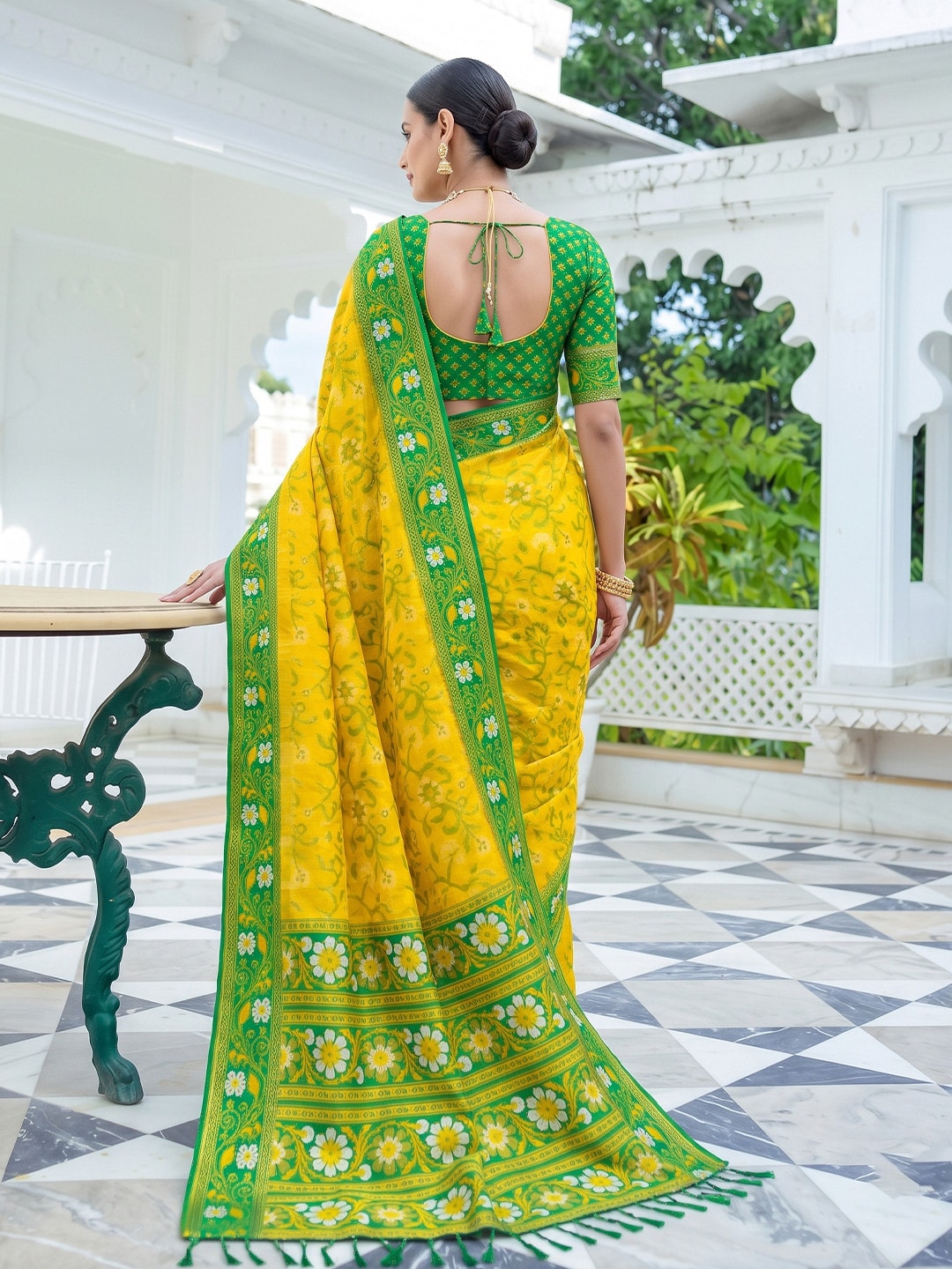 Peachmode Yellow Woven Border Silk Saree With Heavy Pallu - Image 2