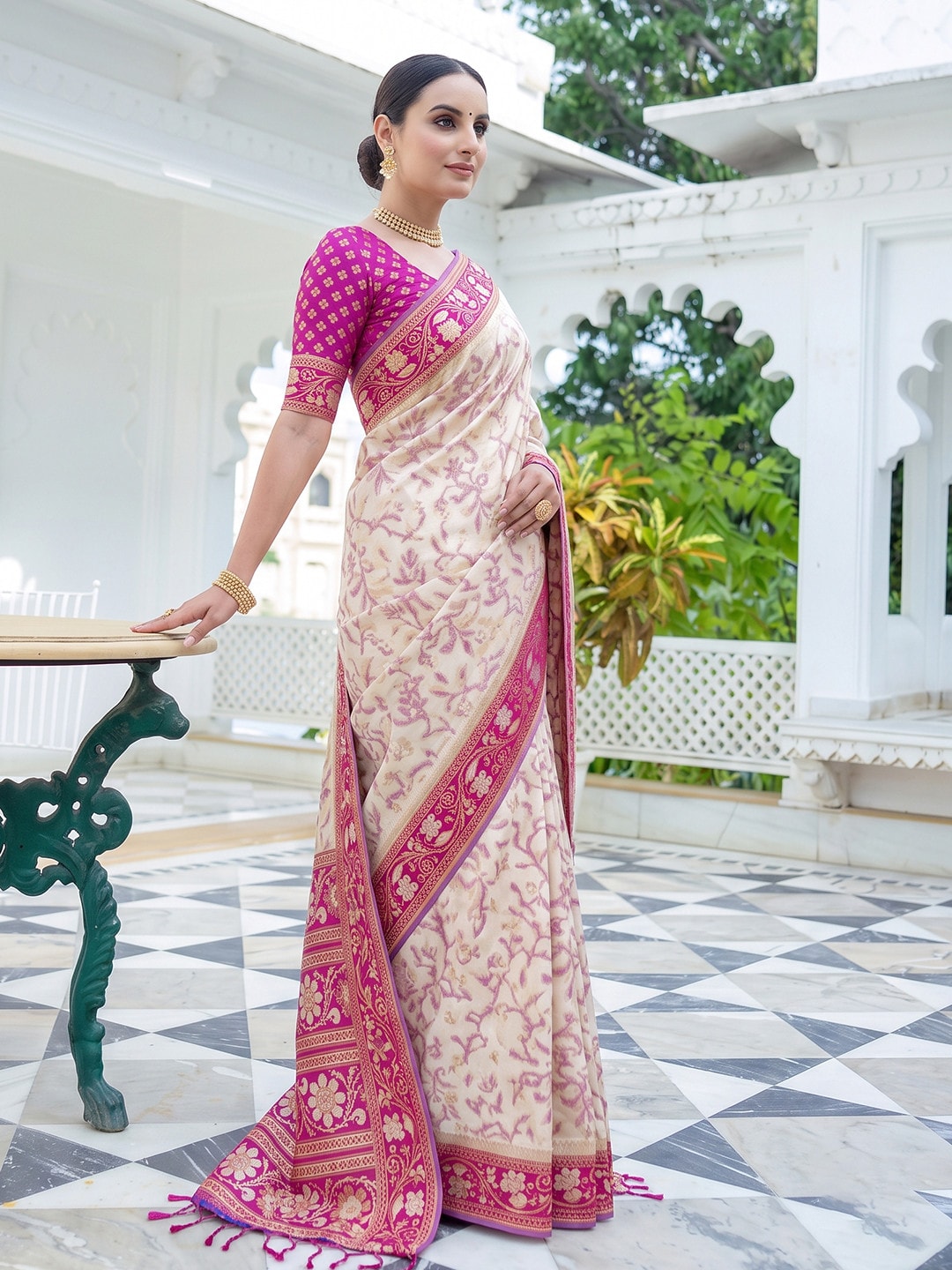 Peachmode White Woven Border Silk Saree With Heavy Pallu - Image 3