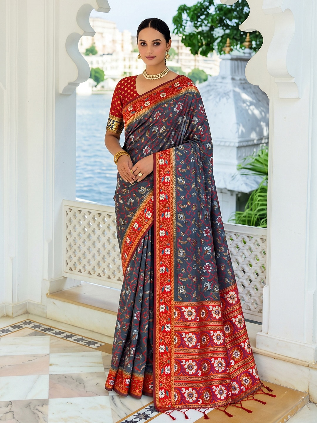 Peachmode Grey Woven Border Silk Saree With Heavy Pallu - Image 1