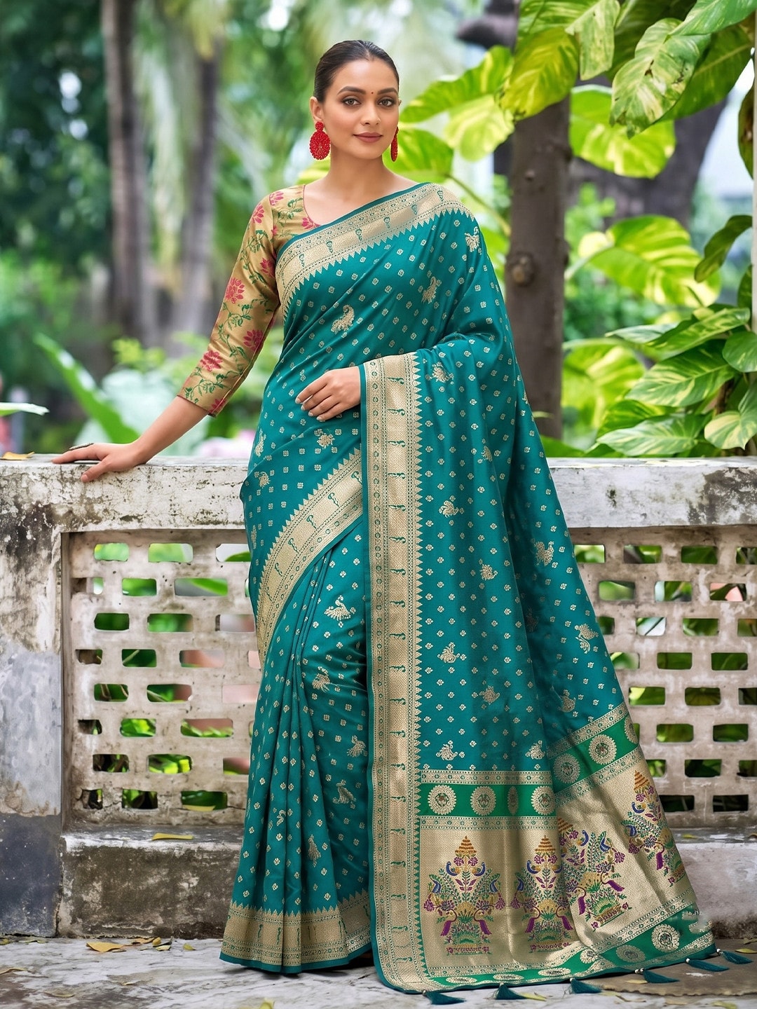 Peachmode Teal Zari Border Silk Saree With Heavy Pallu - Image 1