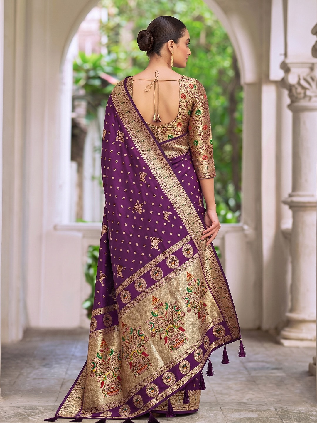 Peachmode Wine Zari Border Silk Saree With Heavy Pallu - Image 4