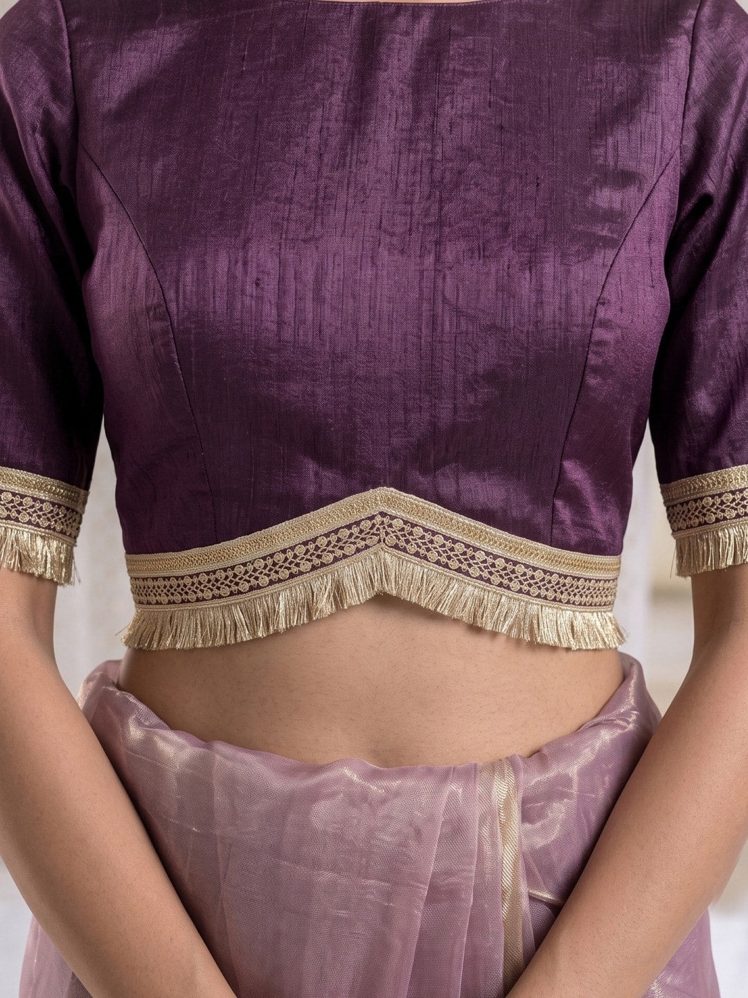 Peachmode Mauve Tissue Organza Saree With Gold Fringe Lace Border - Image 5
