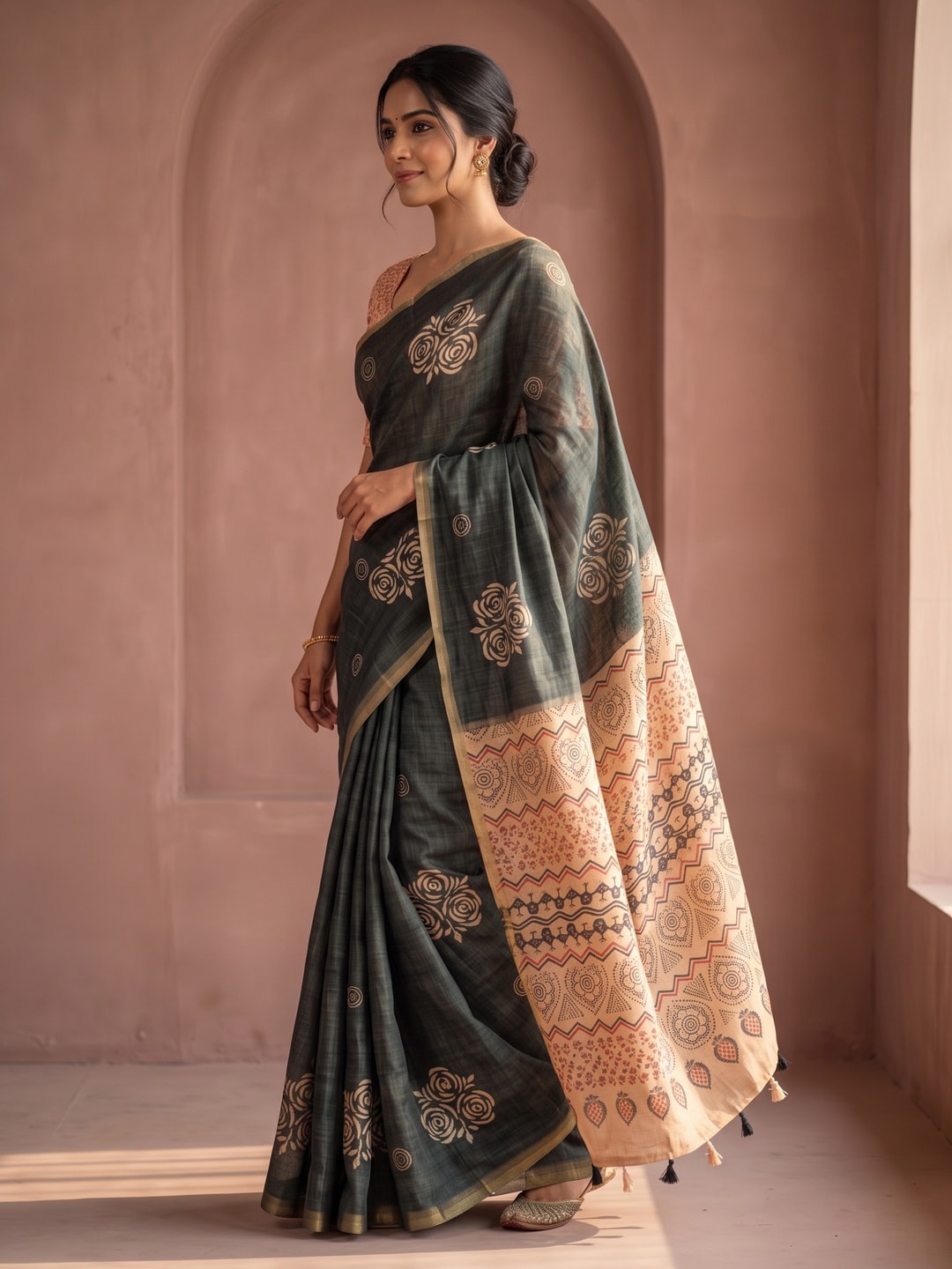 Peachmode Charcoal Grey Floral Printed Linen Saree With Zari Border - Image 3