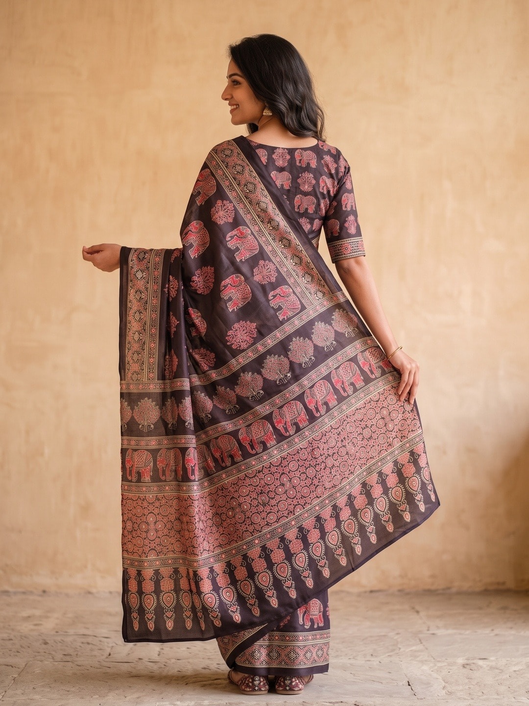 Peachmode Black Chinon Saree With Ethnic Print And Mirror Work - Image 4