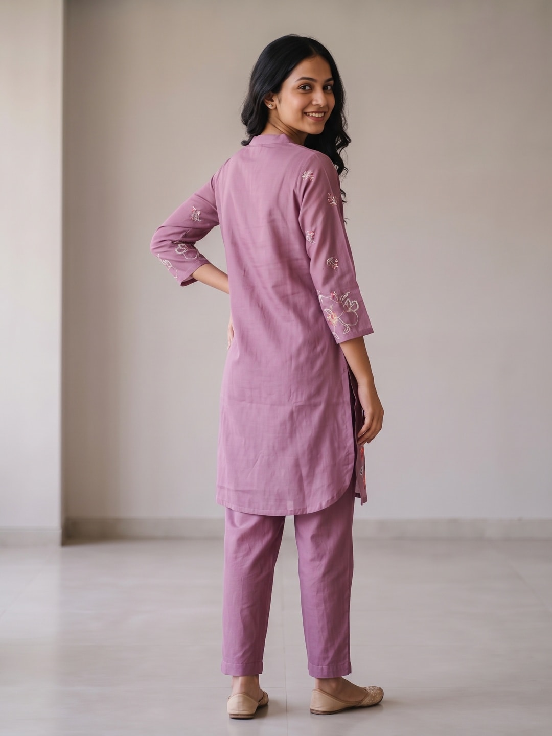 Peachmode Onion Chanderi Silk Floral Embroidered Co-ord Set - Image 4