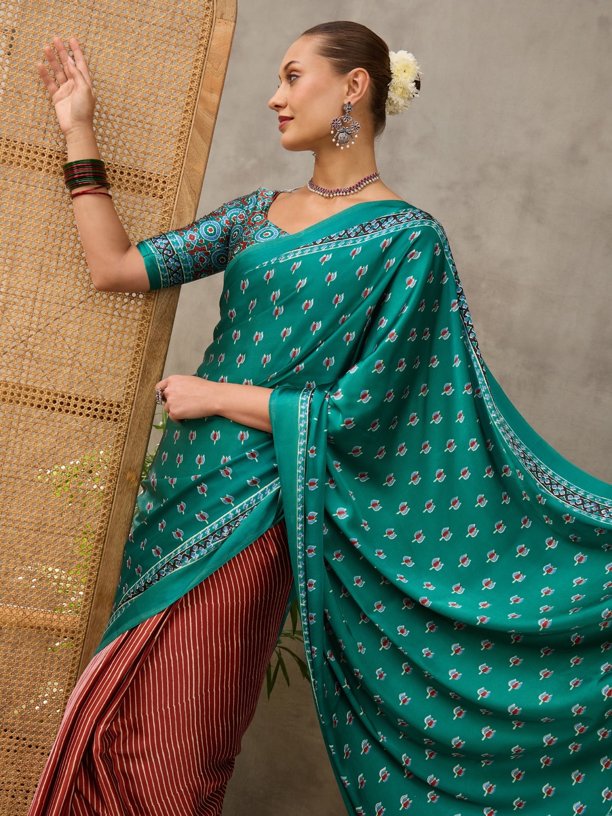 Peachmode Green Semi Modal Printed Saree With Ethnic Border - Image 3