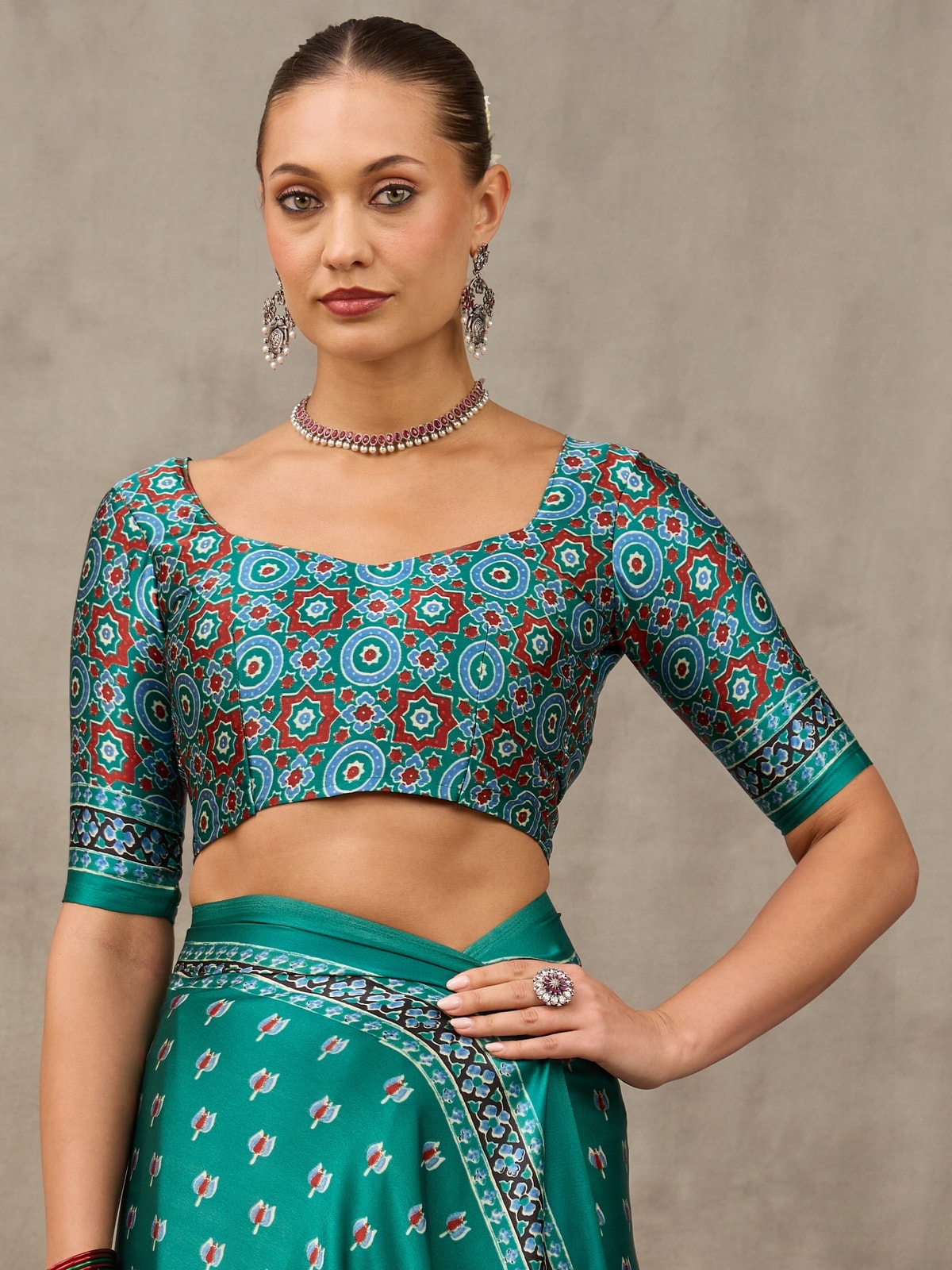 Peachmode Green Semi Modal Printed Saree With Ethnic Border - Image 4