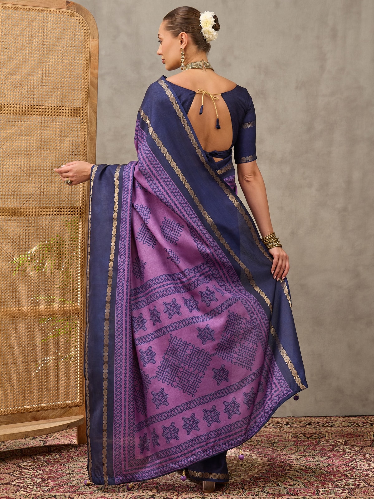 Peachmode Purple Tussar Silk Saree With Geometric Motif Pallu - Image 2