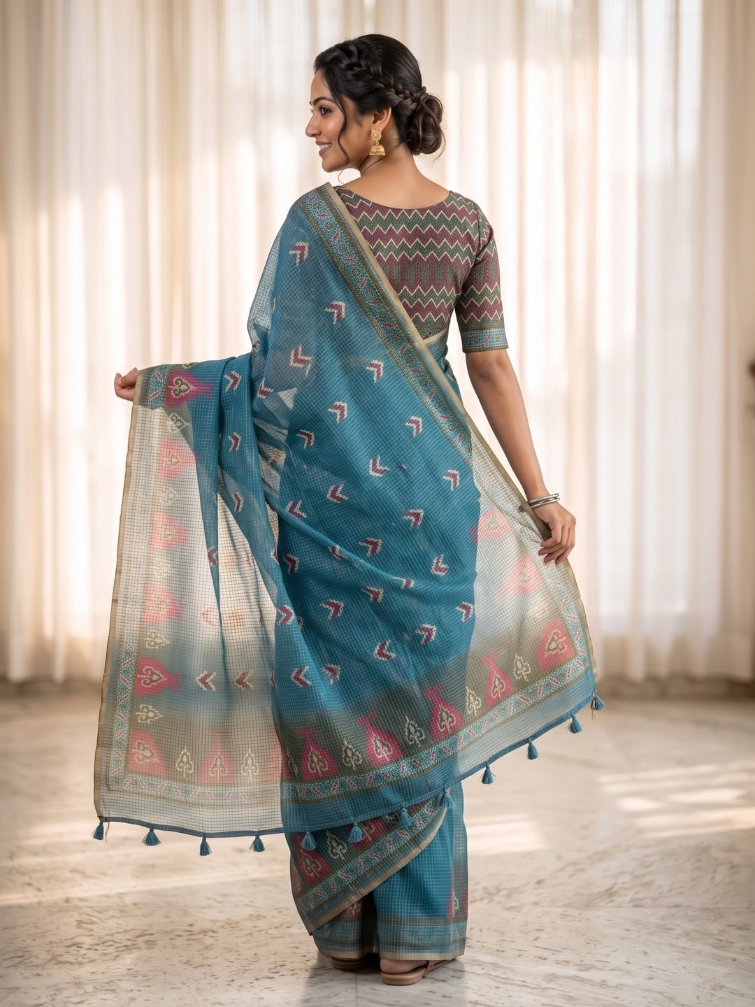 Peachmode Teal Kota Doria Digital Print Zari Check Cotton Saree With Chevron Motifs - Image 4