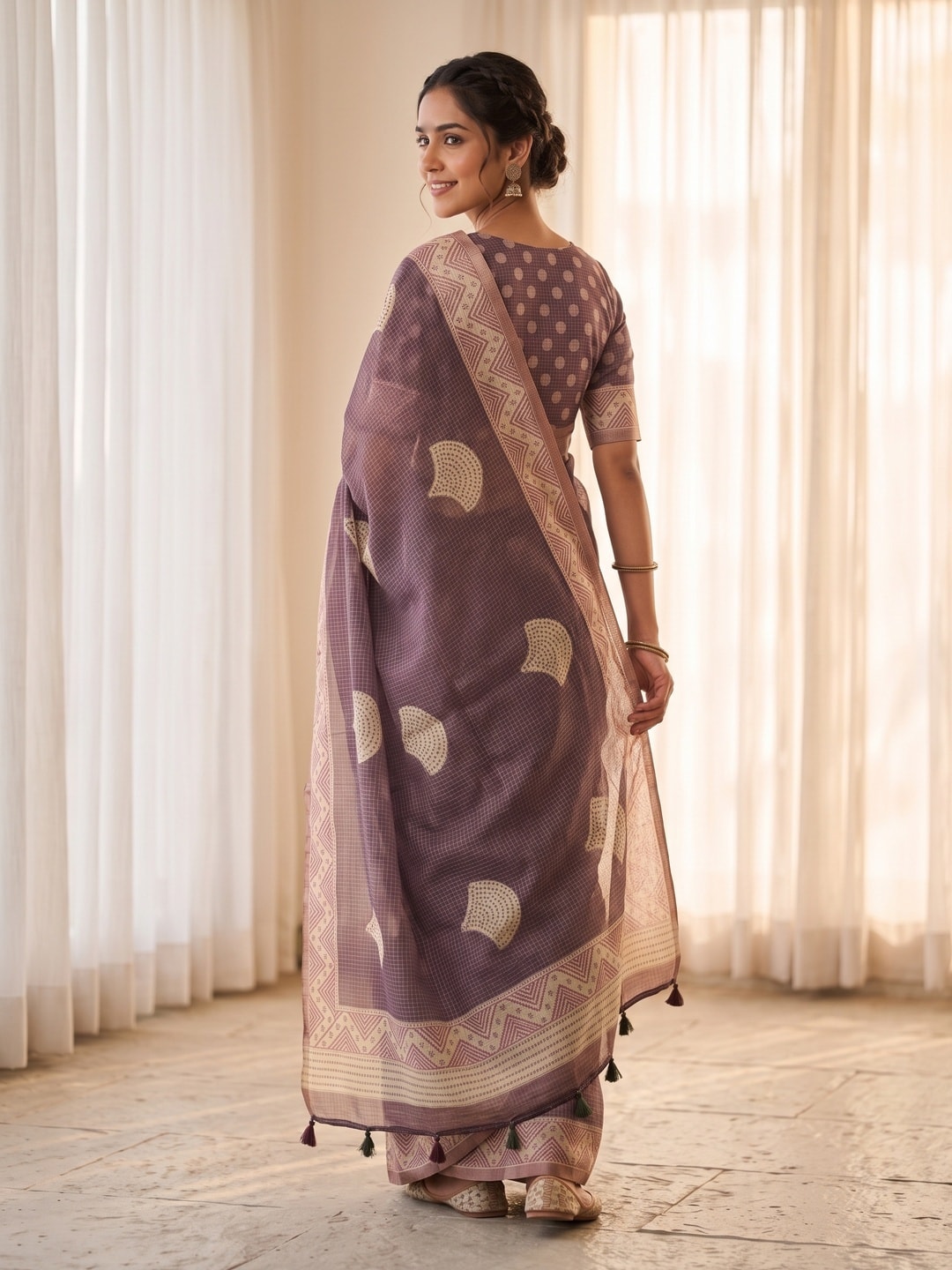 Peachmode Mauve Kota Doria Digital Print Zari Check Cotton Saree With Leaf Motifs - Image 4