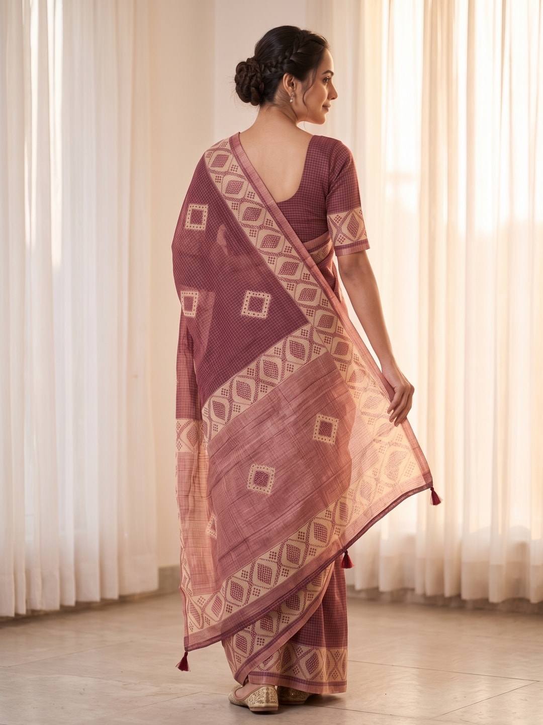 Peachmode Wine Kota Doria Digital Print Zari Check Cotton Saree With Diamond Motifs - Image 4