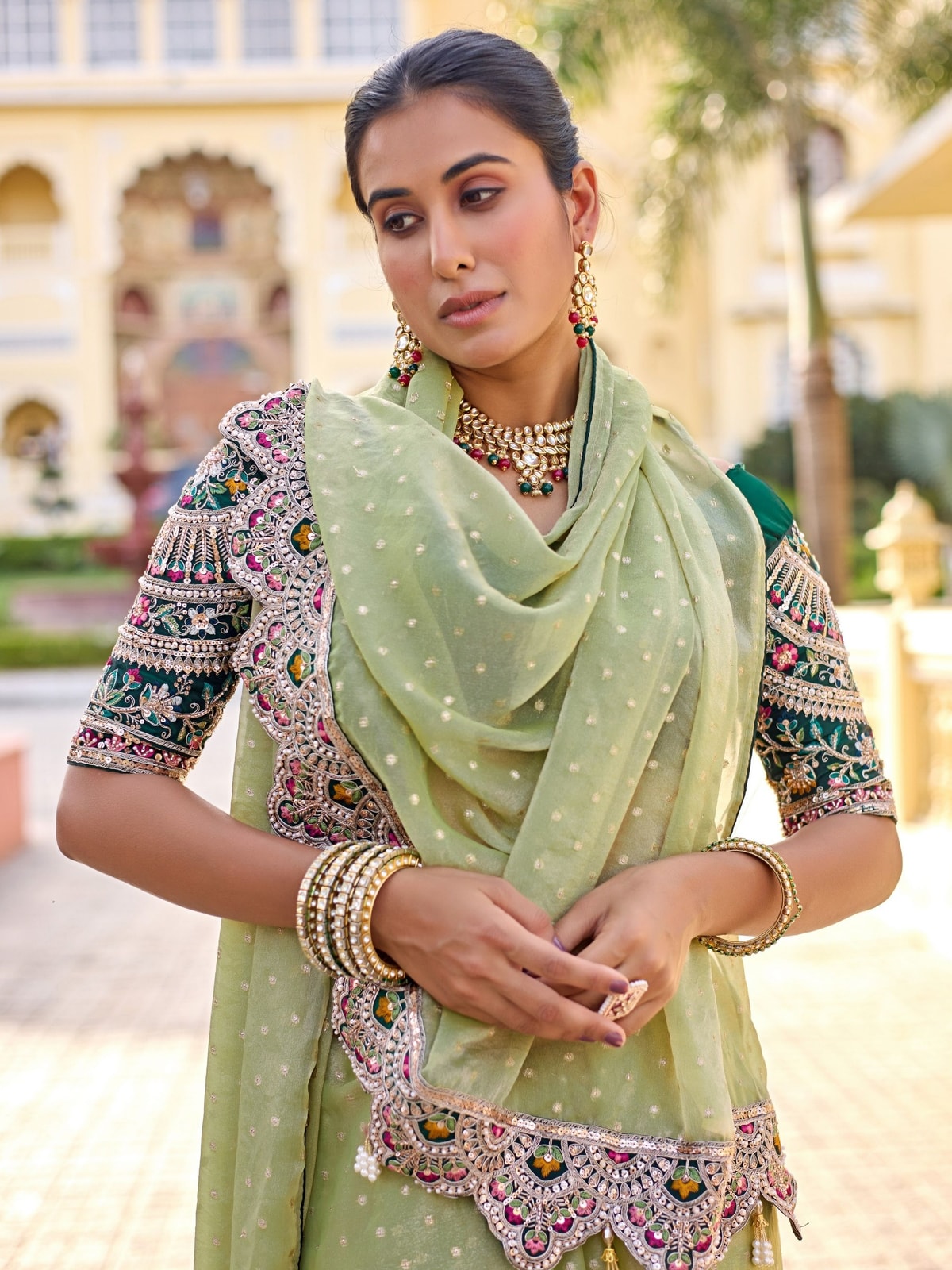 Peachmode Pista Green Bhutti Georgette Saree With Heavy Embroidered Scalloped Border - Image 4