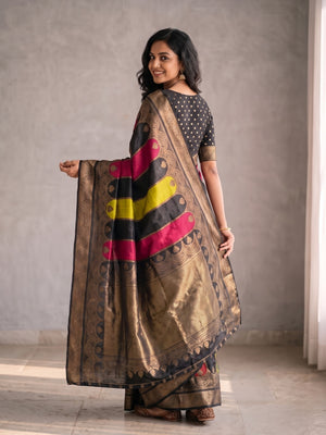 Peachmode Black Marshmallow Self Jacquard Weaving Saree With Fancy Foil Print Colour Block Pallu And Heavy Zari Border - Image 2