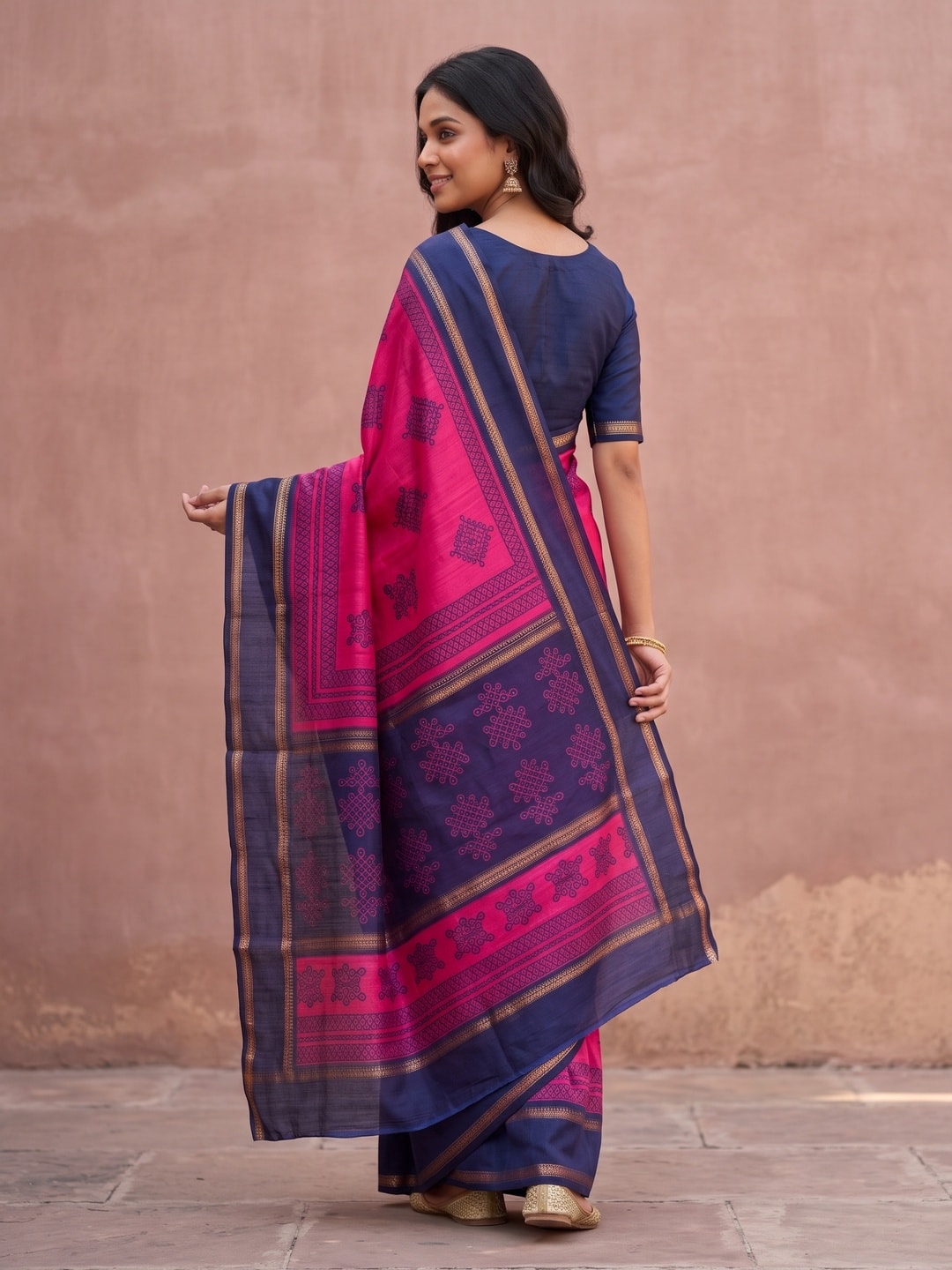 Peachmode Pink Tussar Silk Saree With Kashmiri Kolam Print, Rich Pallu And Contrast Gadwal Border - Image 2