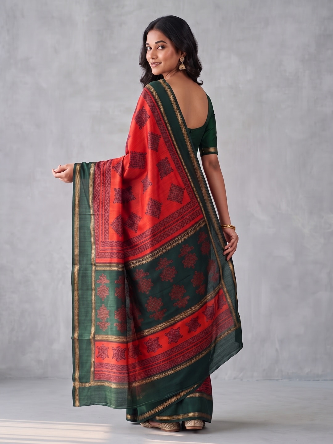 Peachmode Red Tussar Silk Saree With Kashmiri Kolam Print, Rich Pallu And Contrast Gadwal Border - Image 2