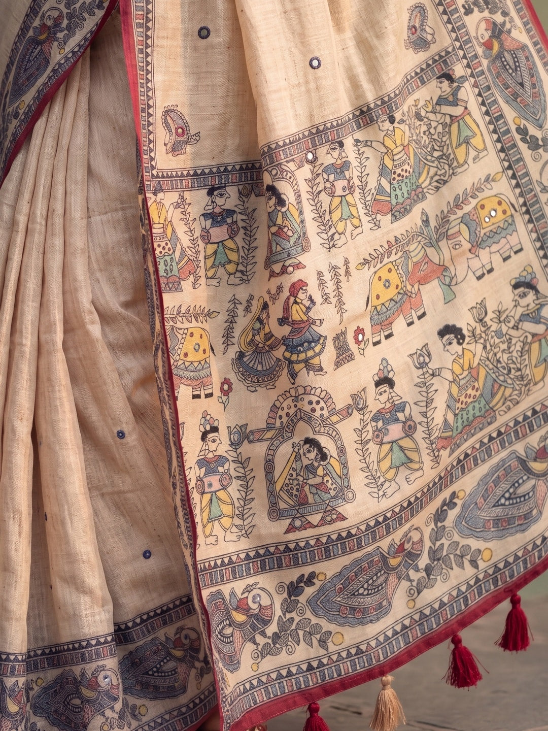 Peachmode Cream Madhubani Printed Linen Saree With Mirror Work - Image 4