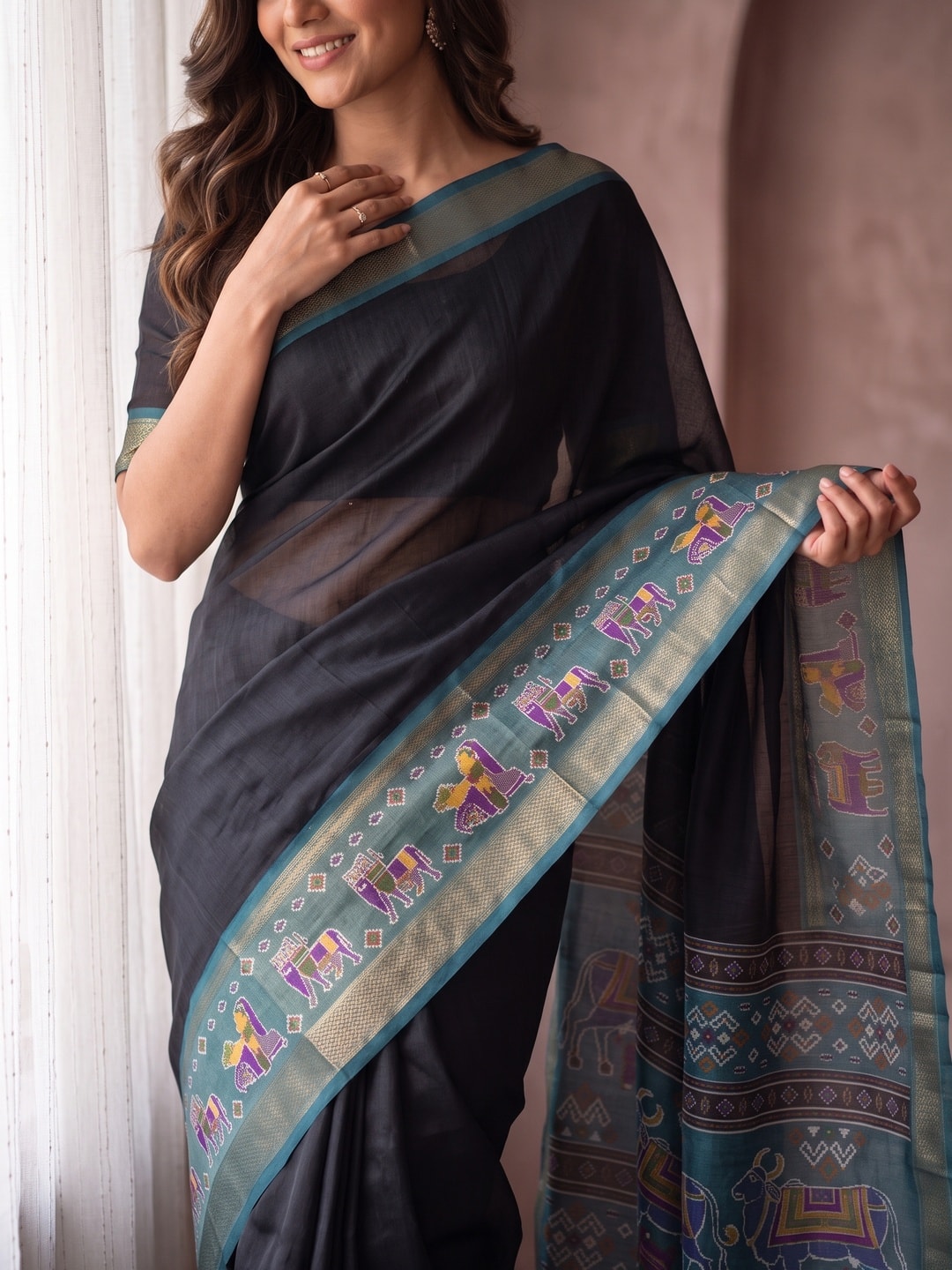 Peachmode Black Pure Monroe Silk Saree With Bentex Jacquard And Digital Print Pallu - Image 5