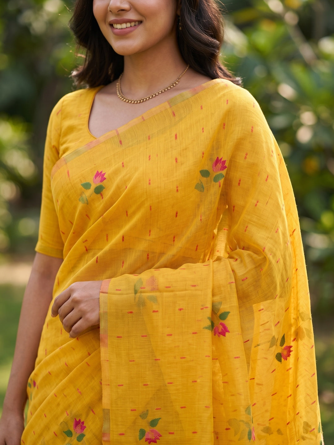 Peachmode Mustard Floral Jamdani Woven Saree - Image 5