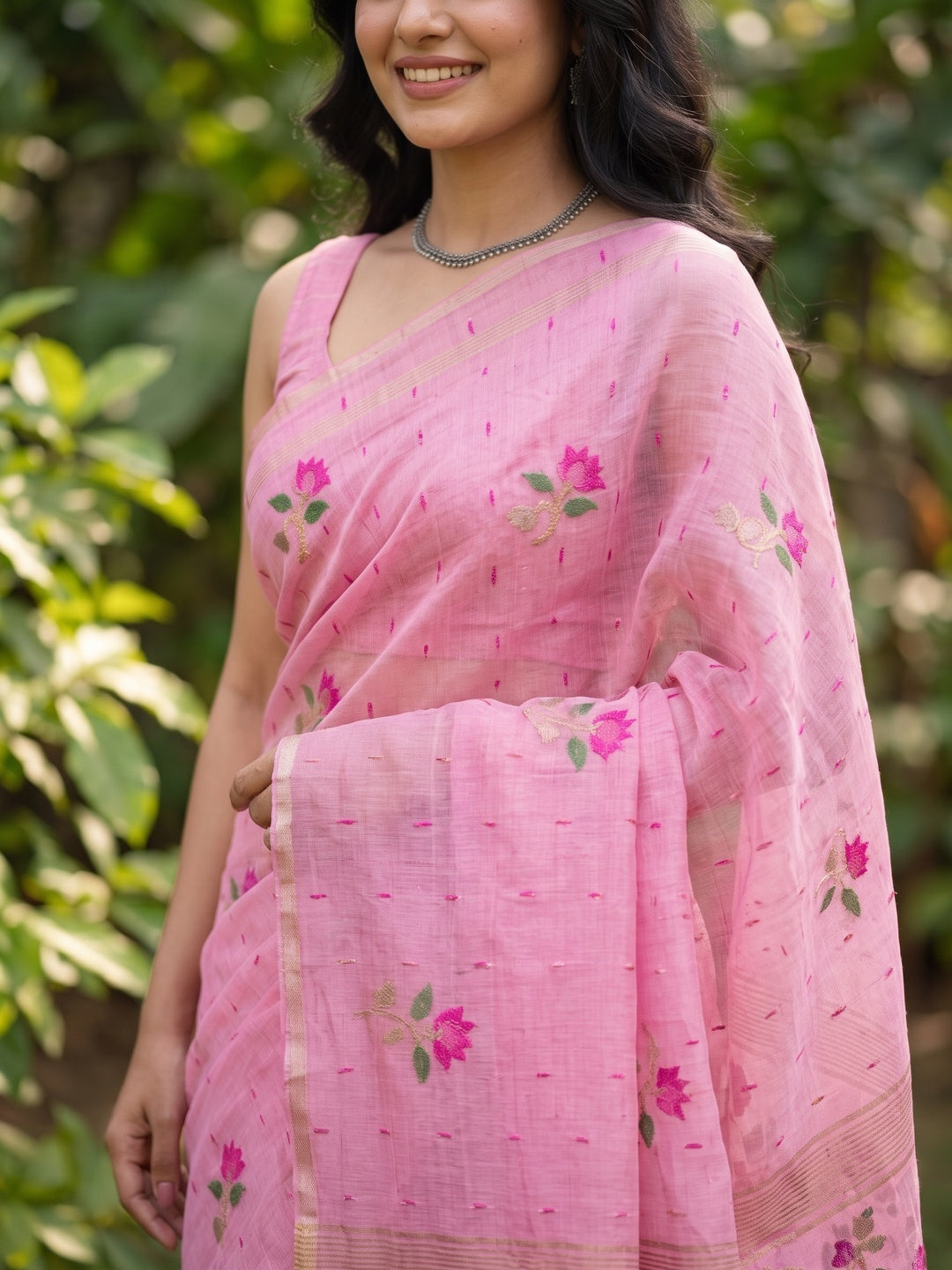 Peachmode Pink Floral Jamdani Woven Saree - Image 5