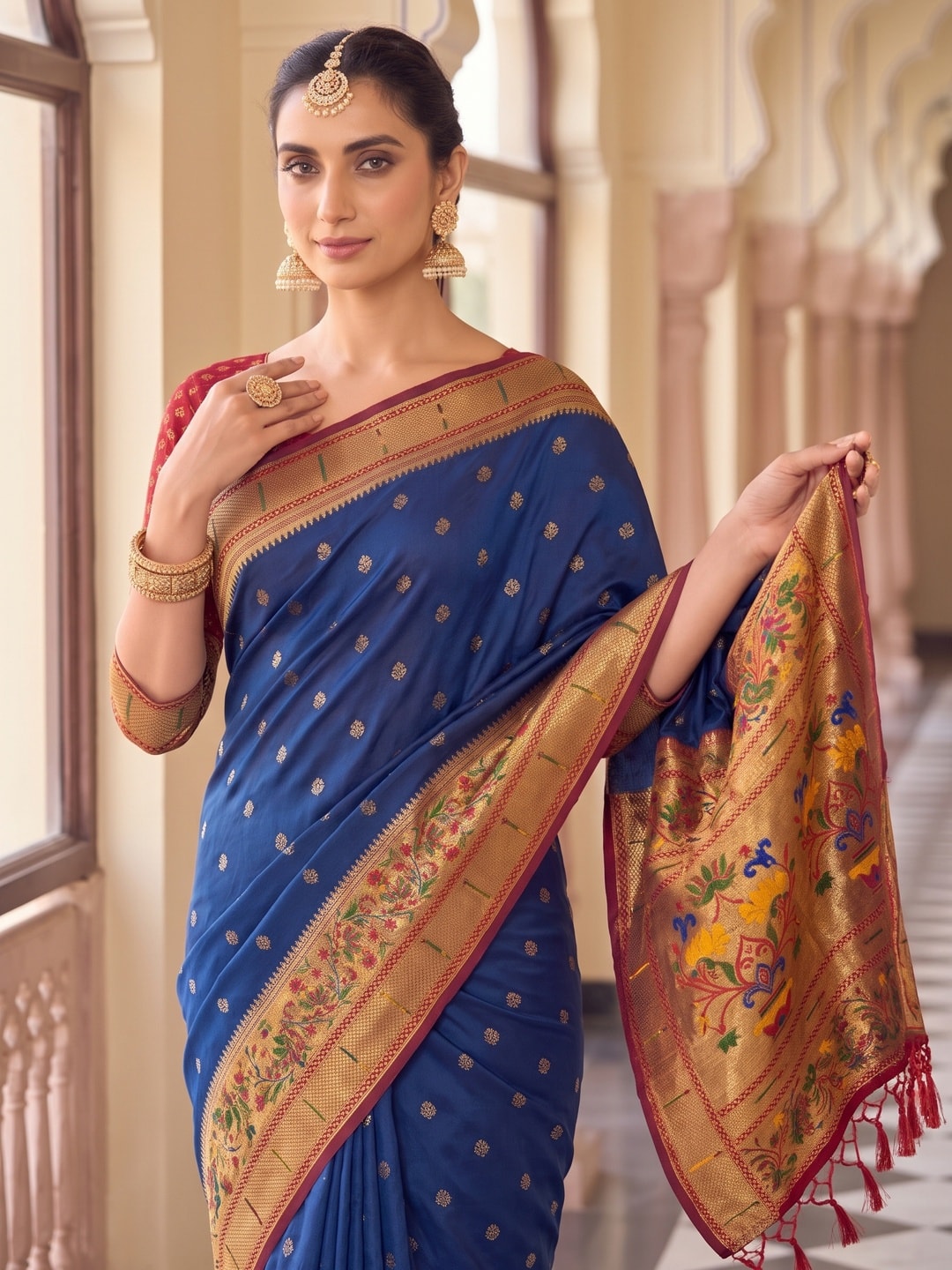 Peachmode Navy Blue Paithani Style Zari Border Silk Saree With Heavy Pallu - Image 4