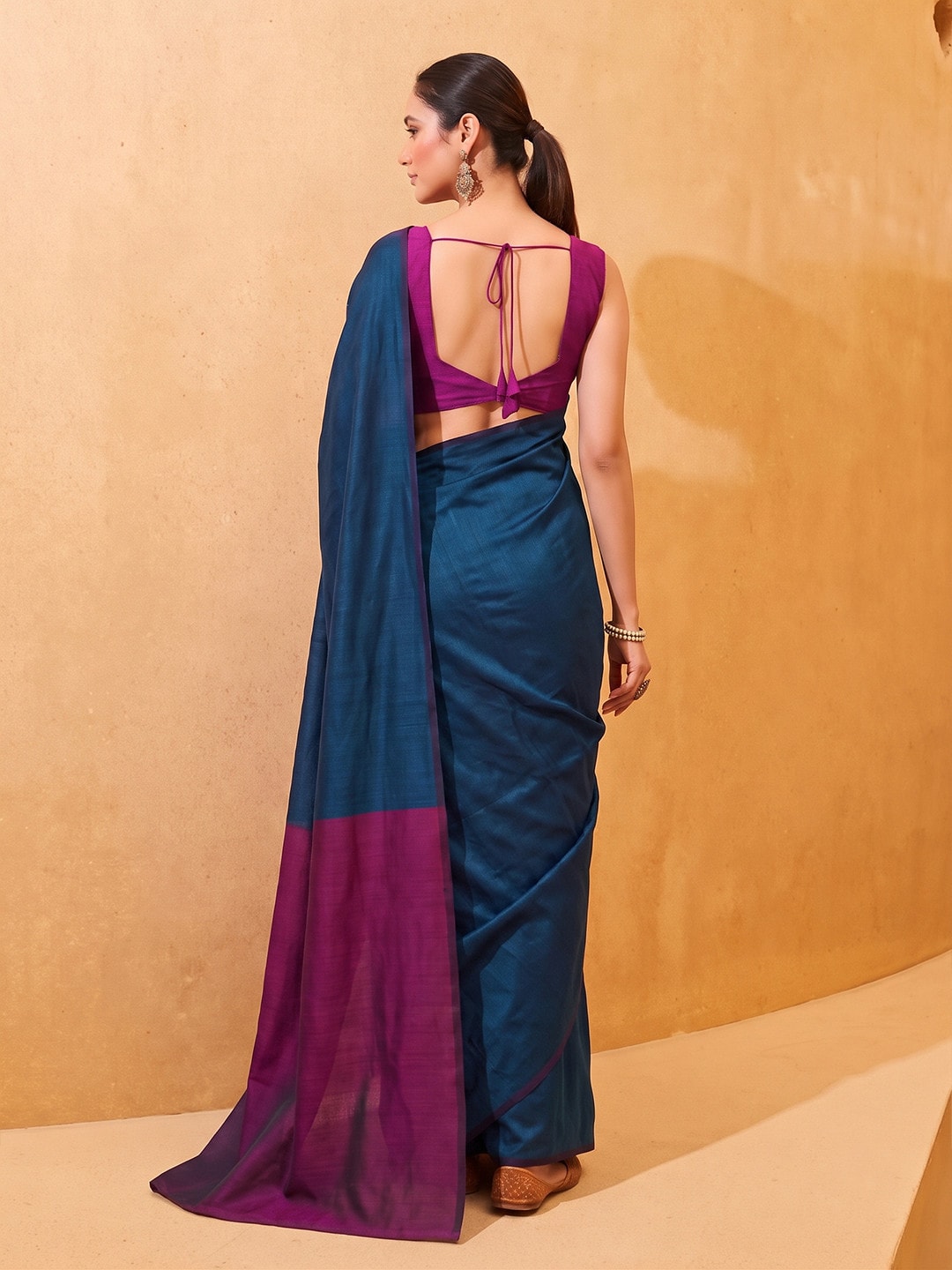 Peachmode Navy Blue Two Tone Mul Cotton Saree With Contrast Pallu - Image 3