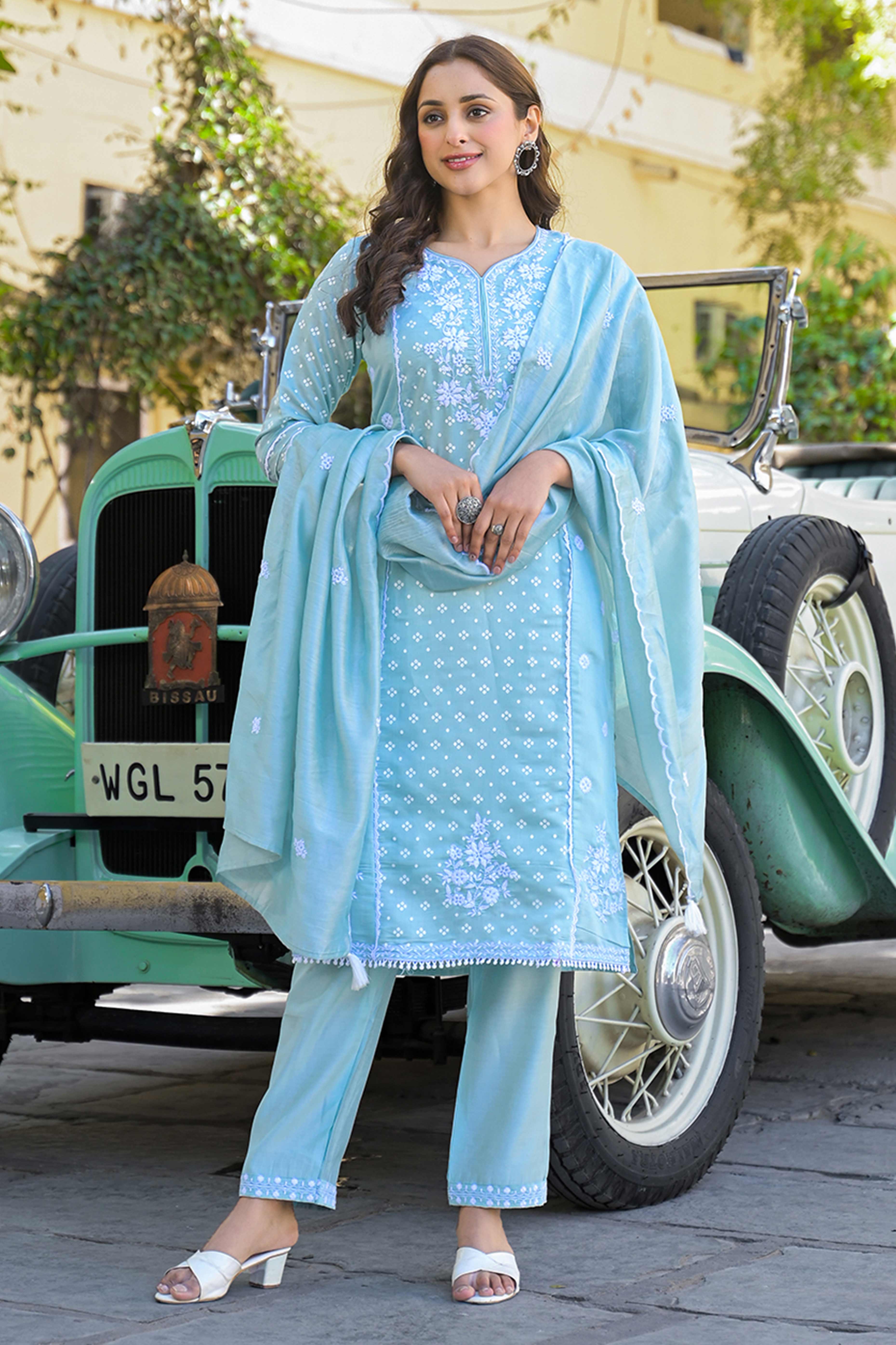 Turquoise Floral Embroidered Chanderi Silk Straight Salwar Suit