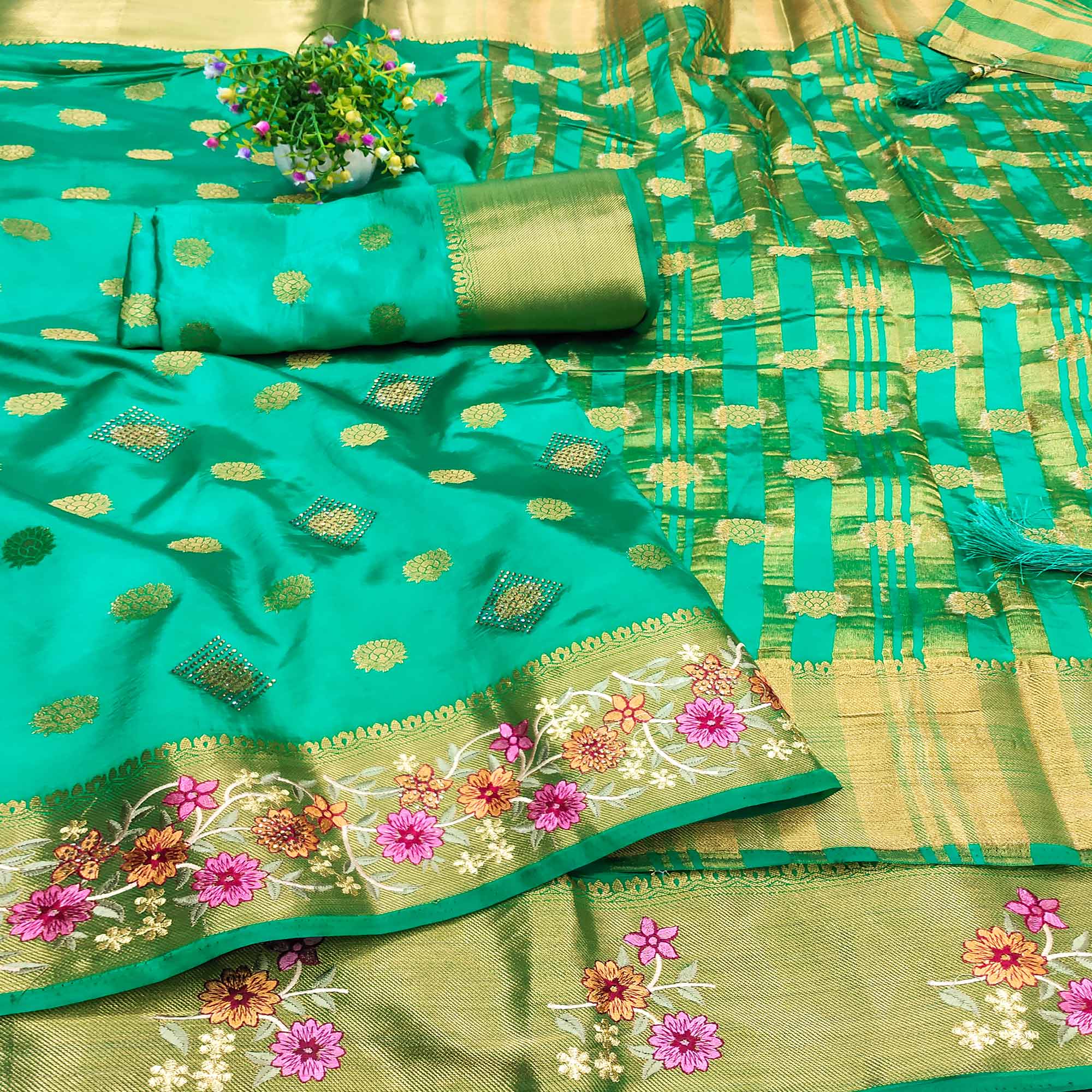 Green Zari Woven Jacquard Saree With Embroidery Border
