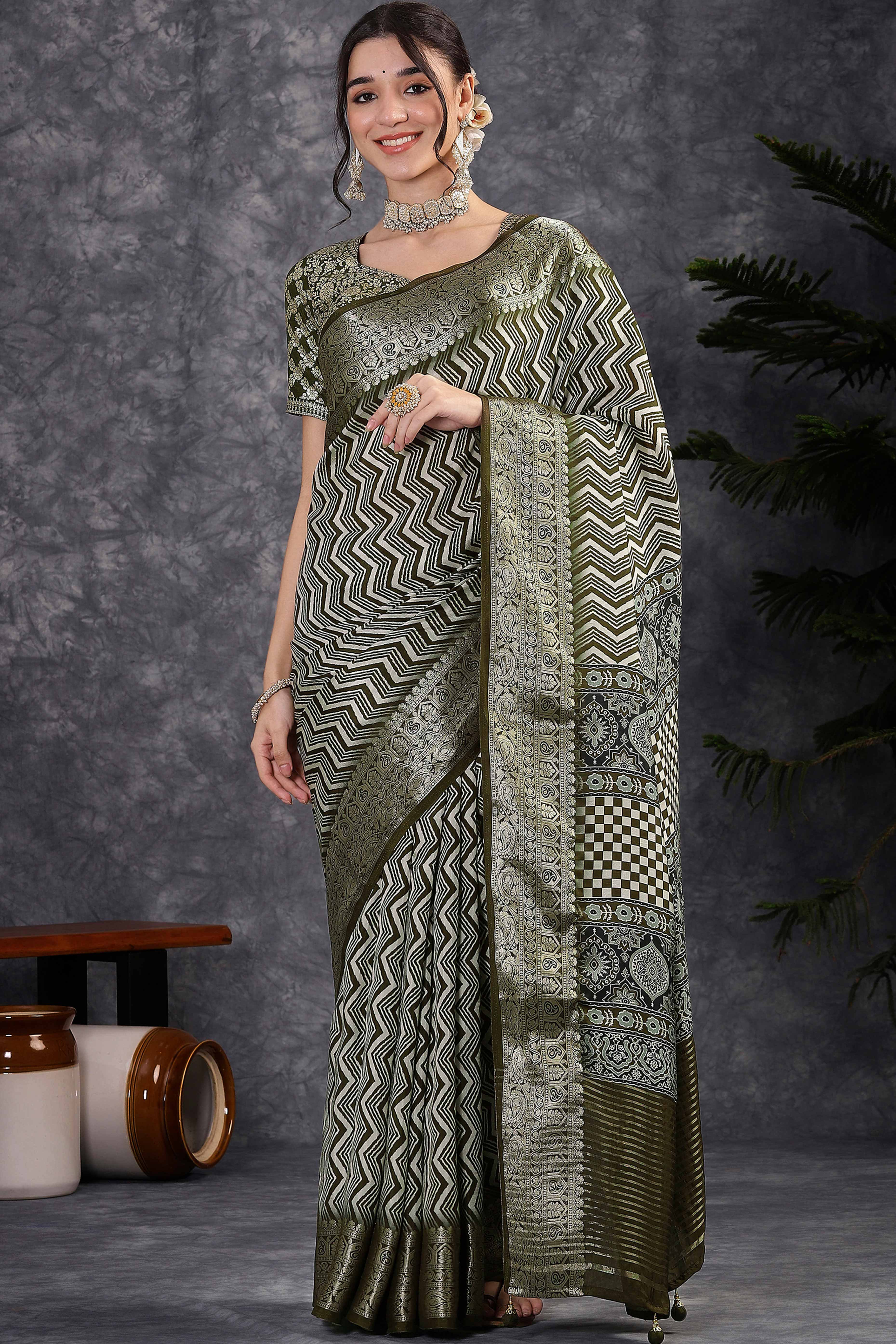Abstract Pattern Dola Silk Saree in Off White & Green with Jacquard Detailing