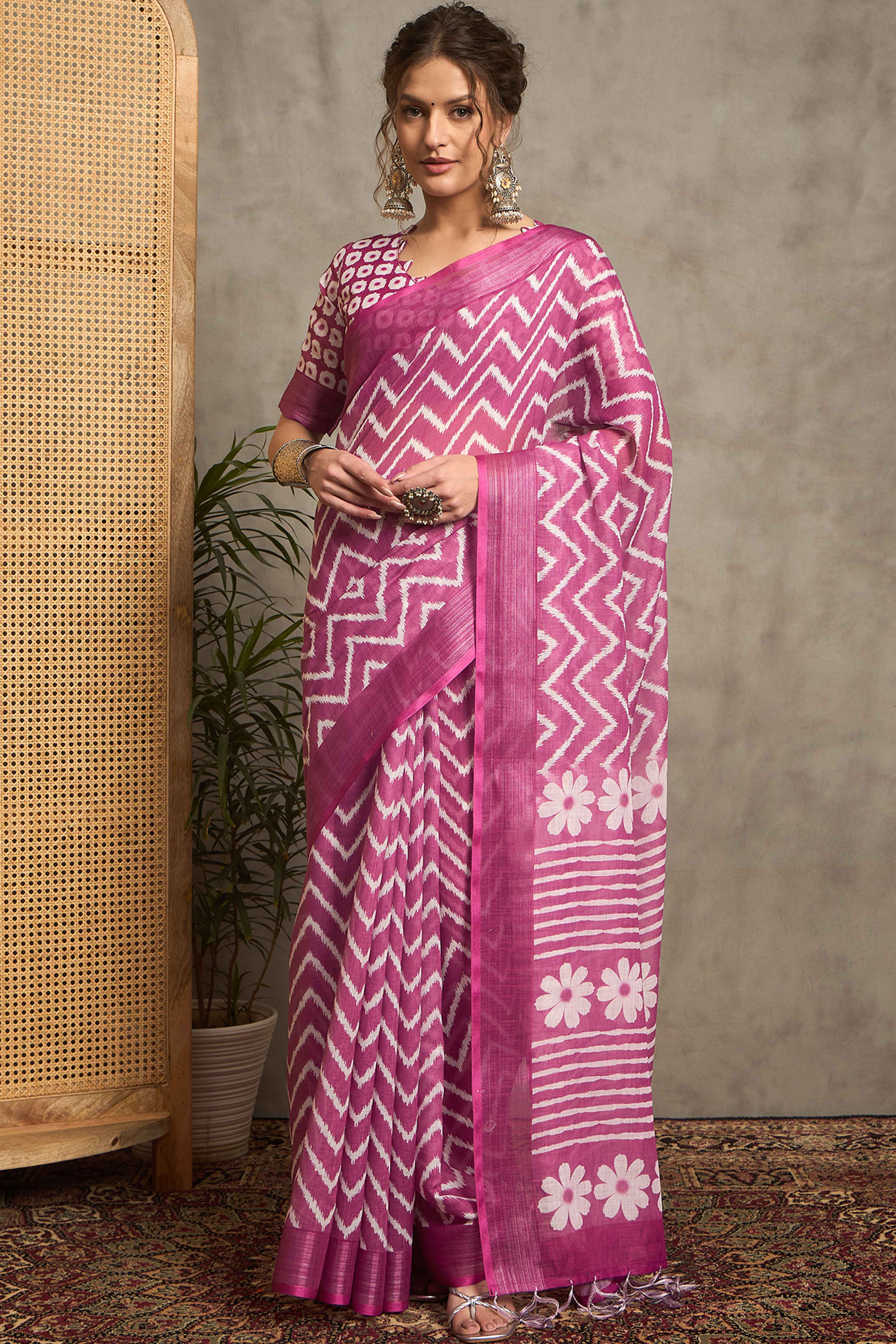 Pink Pure Linen Saree with Intricate Zari Work