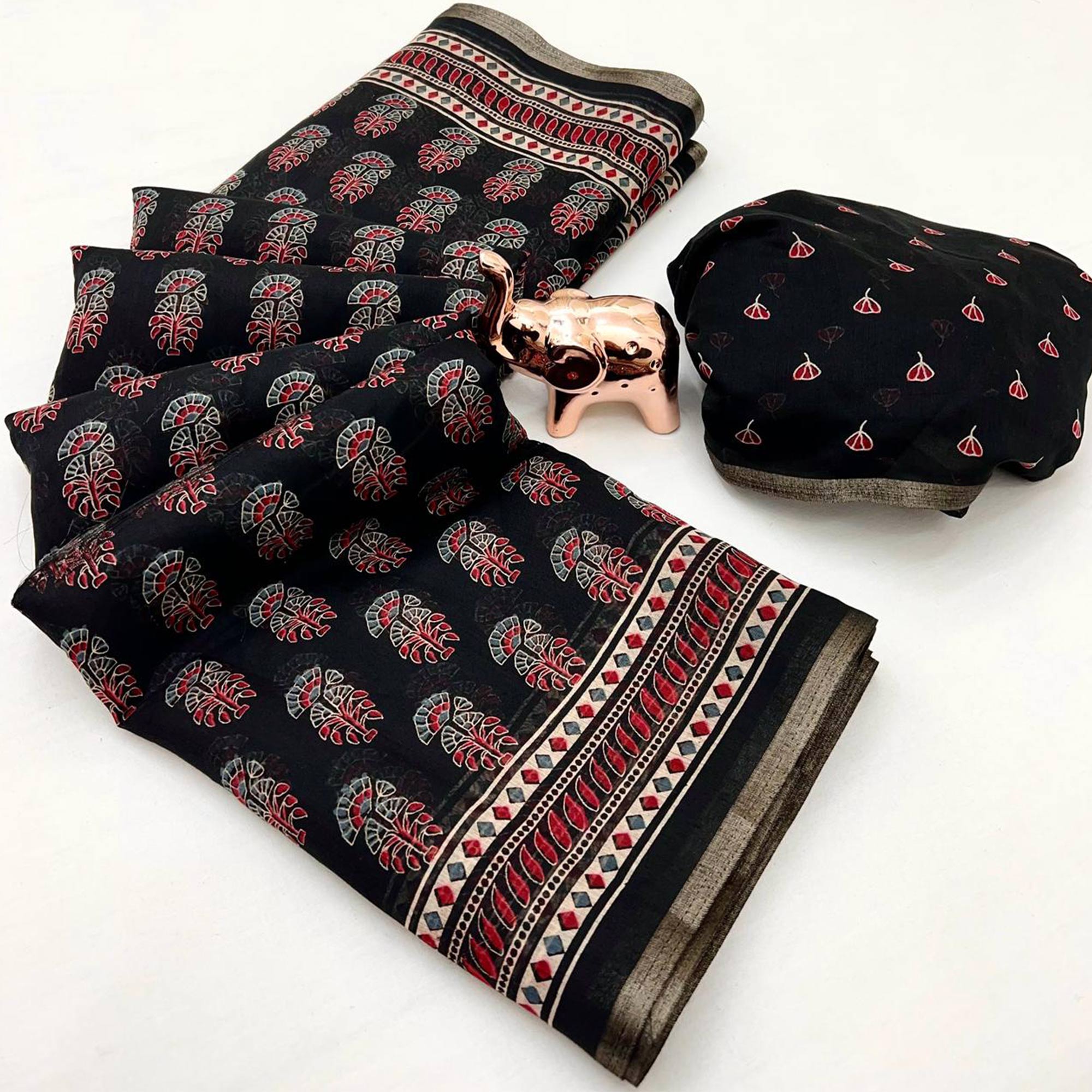 Black Floral Printed Cotton Blend Saree With Zari Weaving Border