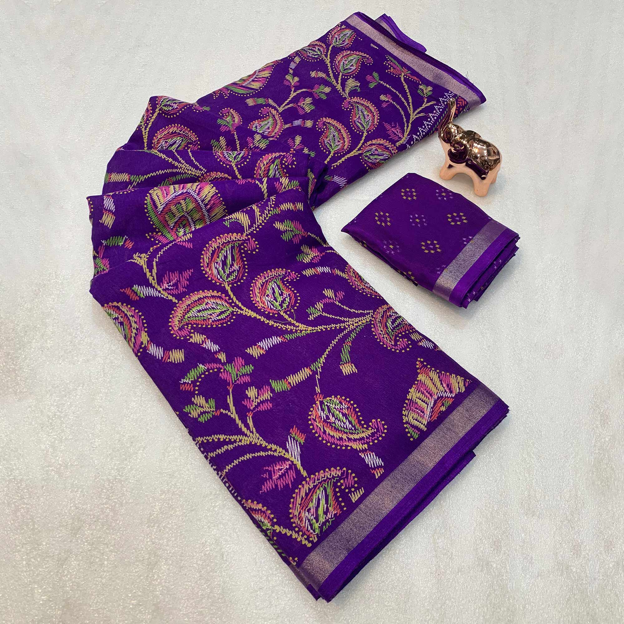 Purple Maheshwari Silk Blend Saree Adorned With Elegant Floral Print & Two Tone Finish