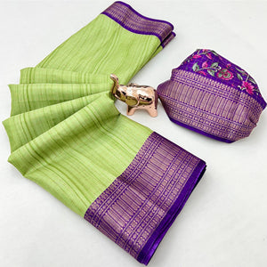 Graceful Green Checks Zari Weaving Jacquard Cotton Silk Saree With Peacock & Floral Motif Pallu