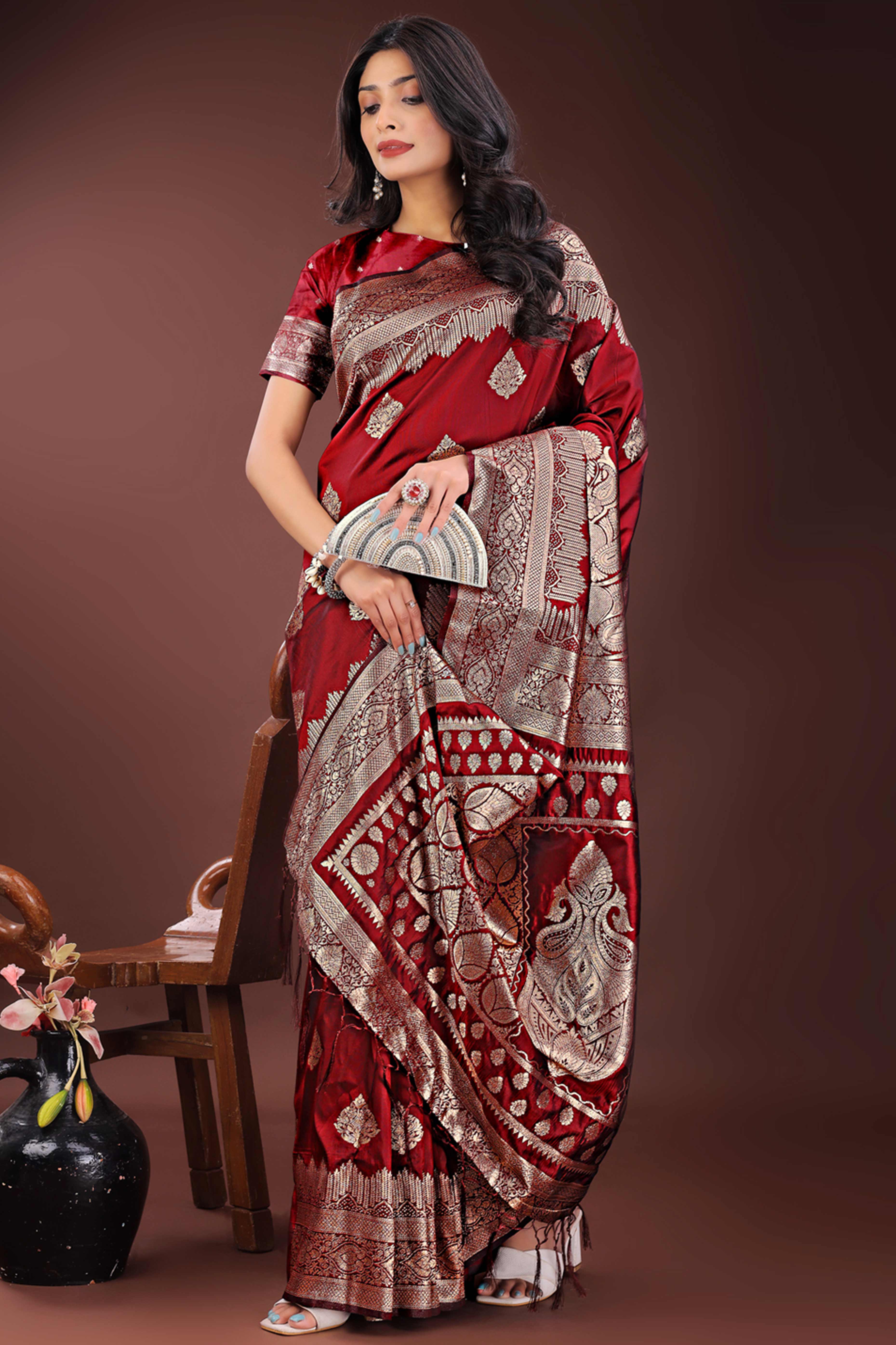 Elegant Maroon Floral Zari Woven Kanjivaram Silk Saree Crafted for Timeless Festive Glamour