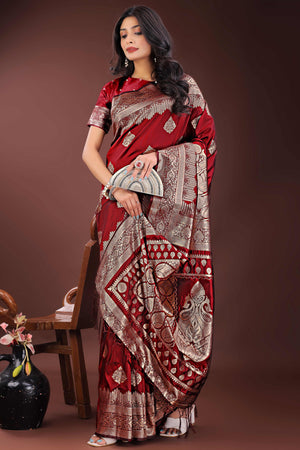 Elegant Maroon Floral Zari Woven Kanjivaram Silk Saree Crafted for Timeless Festive Glamour