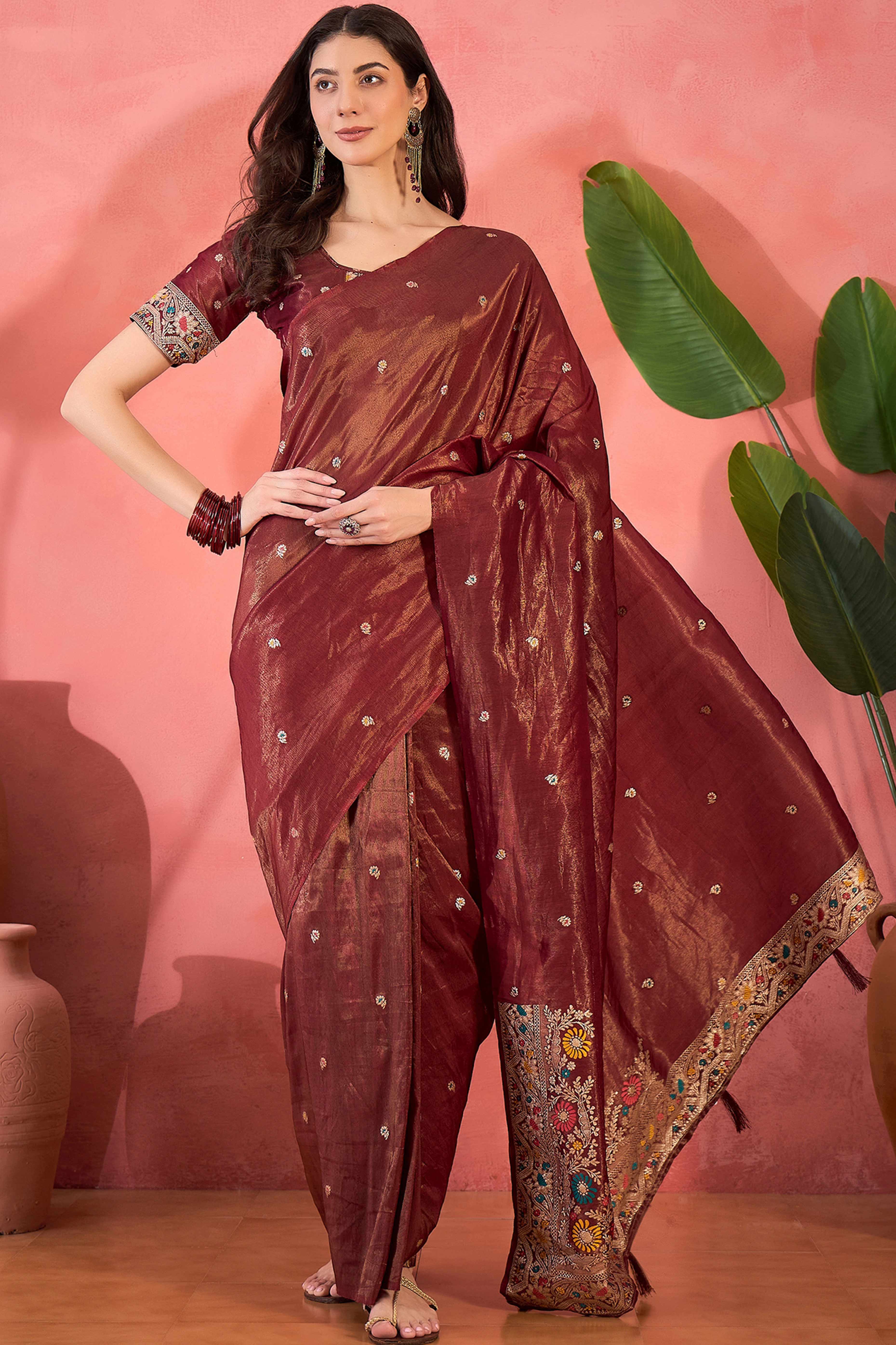 19Floral Zari Woven Maroon Saree In Shimmer Finish With Elegant Tassel Pallu