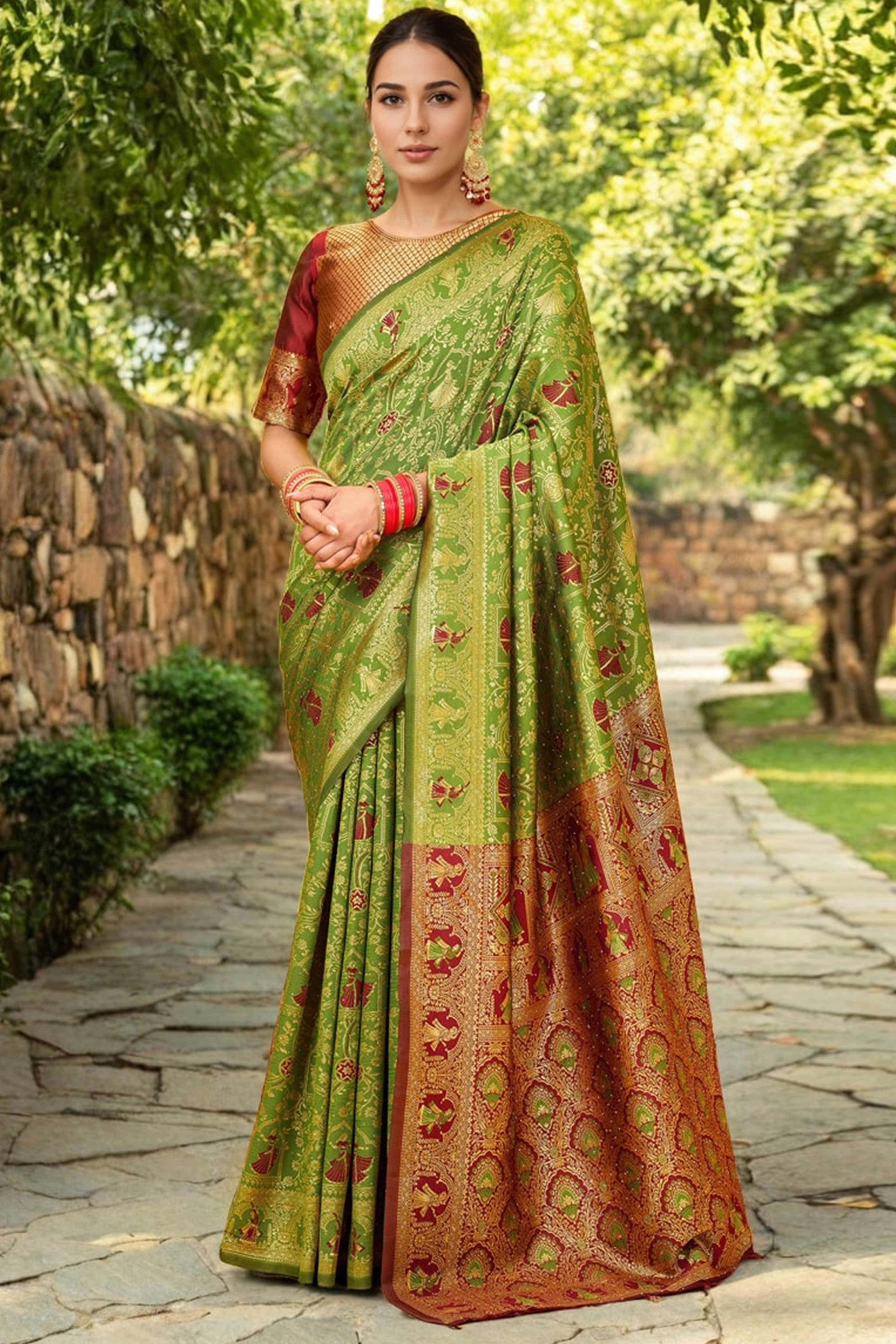 Green Paithani Saree In Silk Blend Highlighted With Floral Weaving & Tasselled Edge