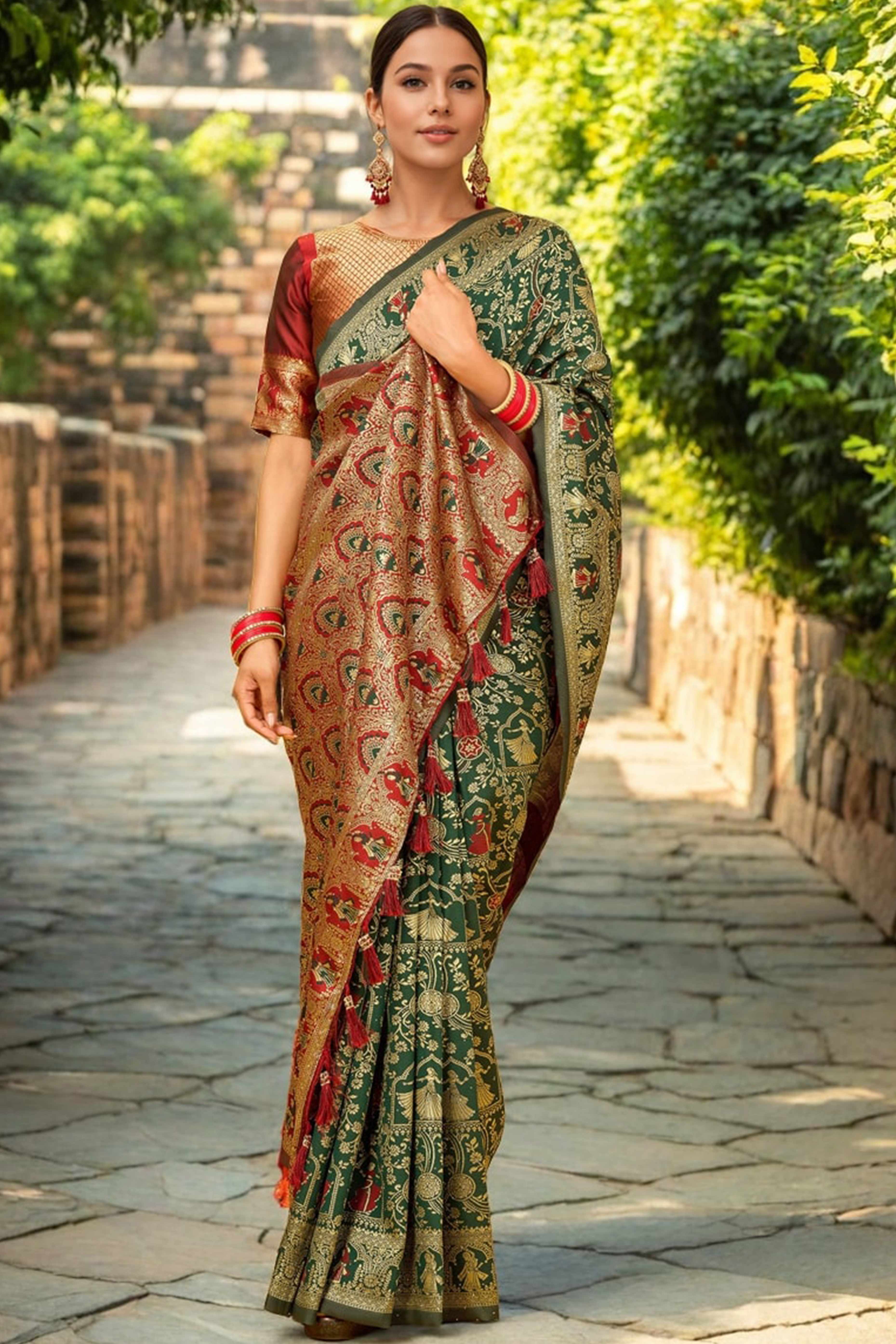 Dark Green Paithani Saree In Silk Blend Highlighted With Floral Weaving & Tasselled Edge