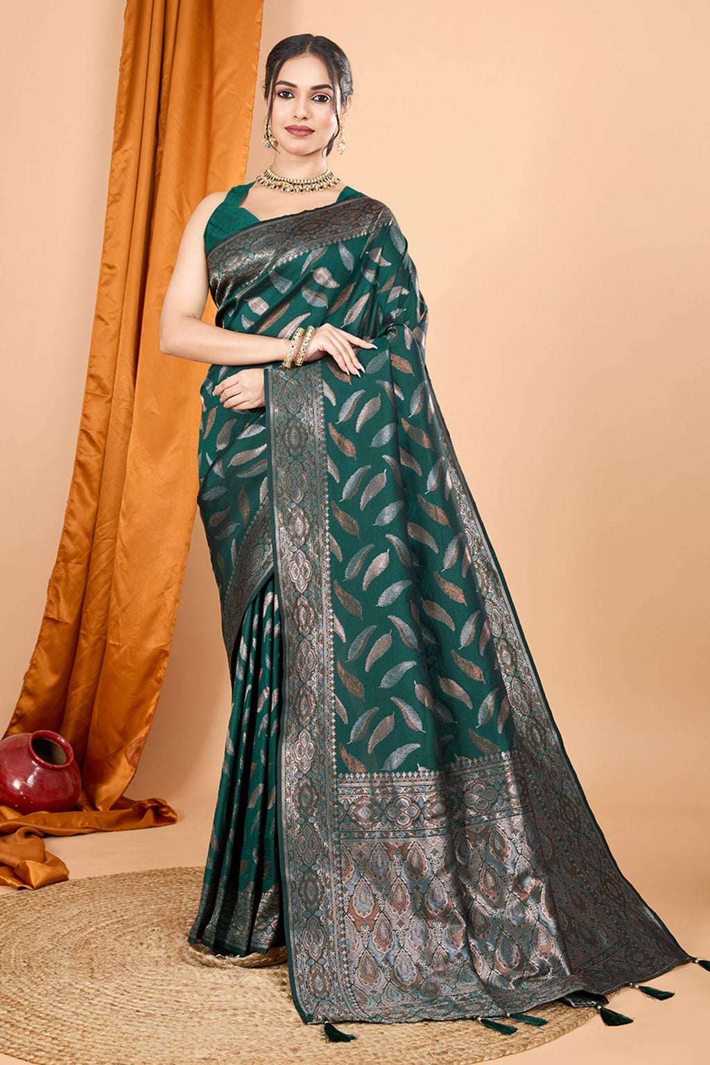 Green Pure Silk Saree – Double Zari Weaving with Contrast Rich Pallu main image 0