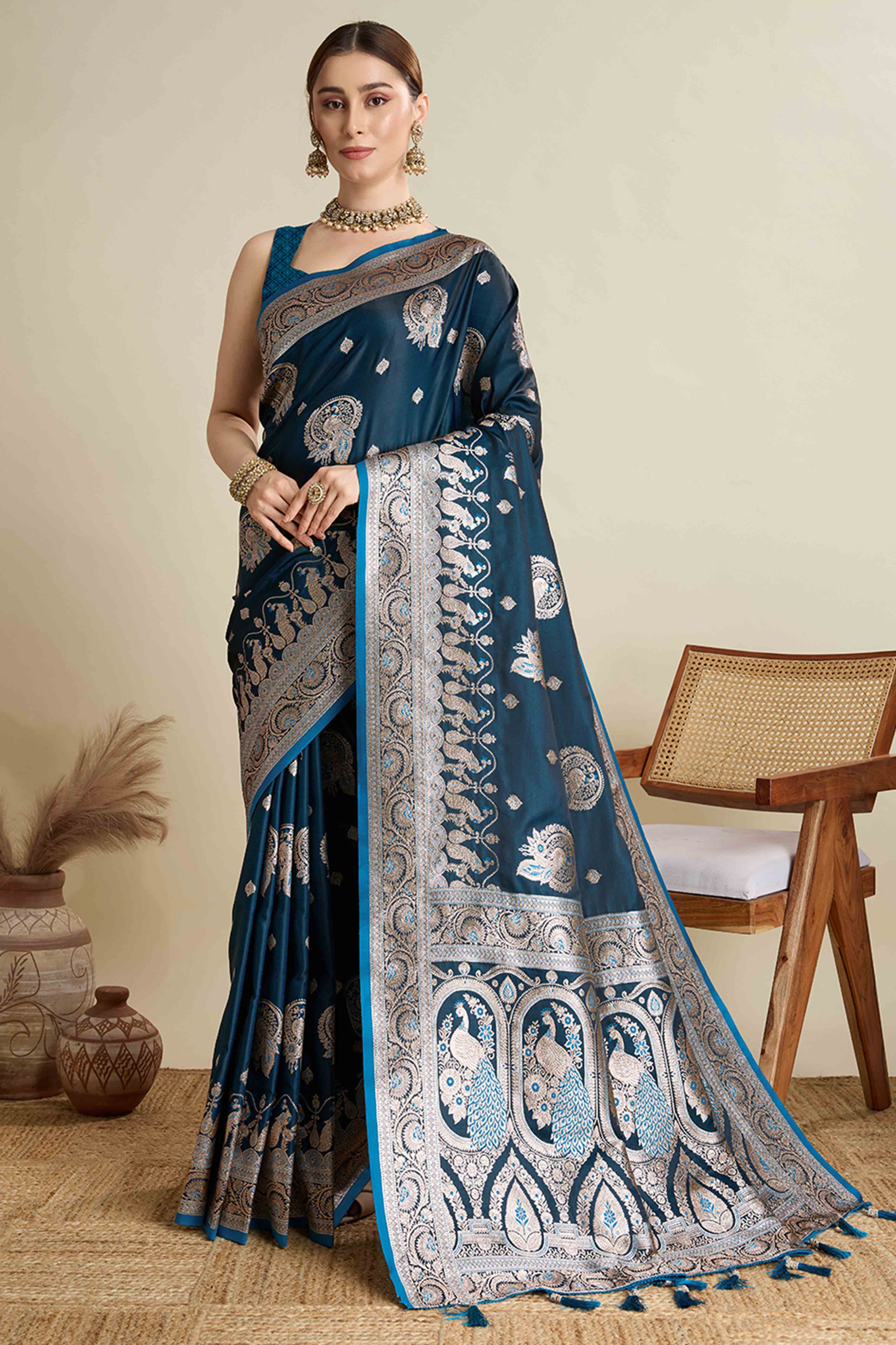 Blue Pure Silk Saree Featuring Traditional Banarasi Zari Weaving Patterns