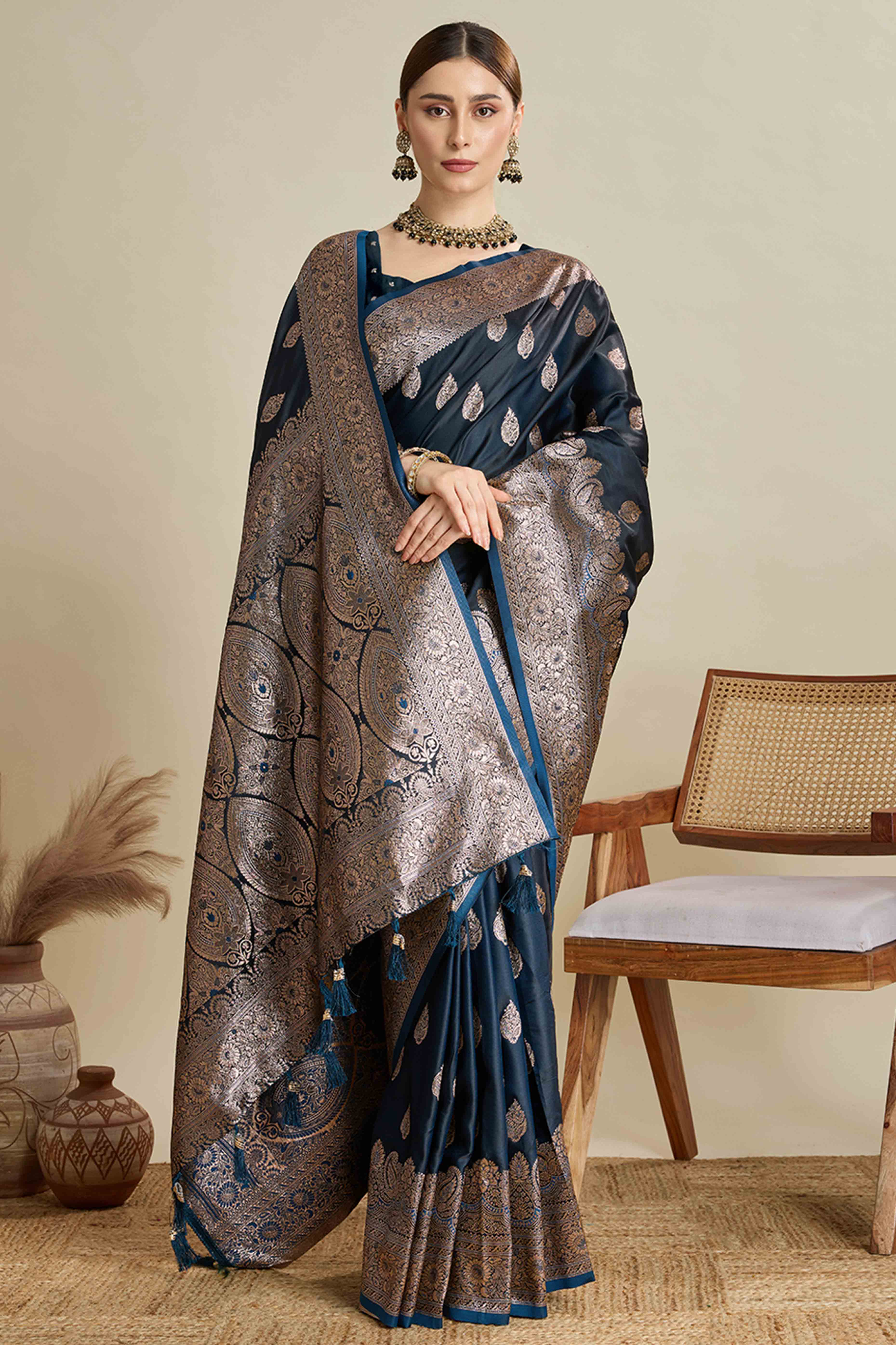 Deep Navy Blue Pure Silk Saree Featuring Traditional Banarasi Zari Weaving Patterns