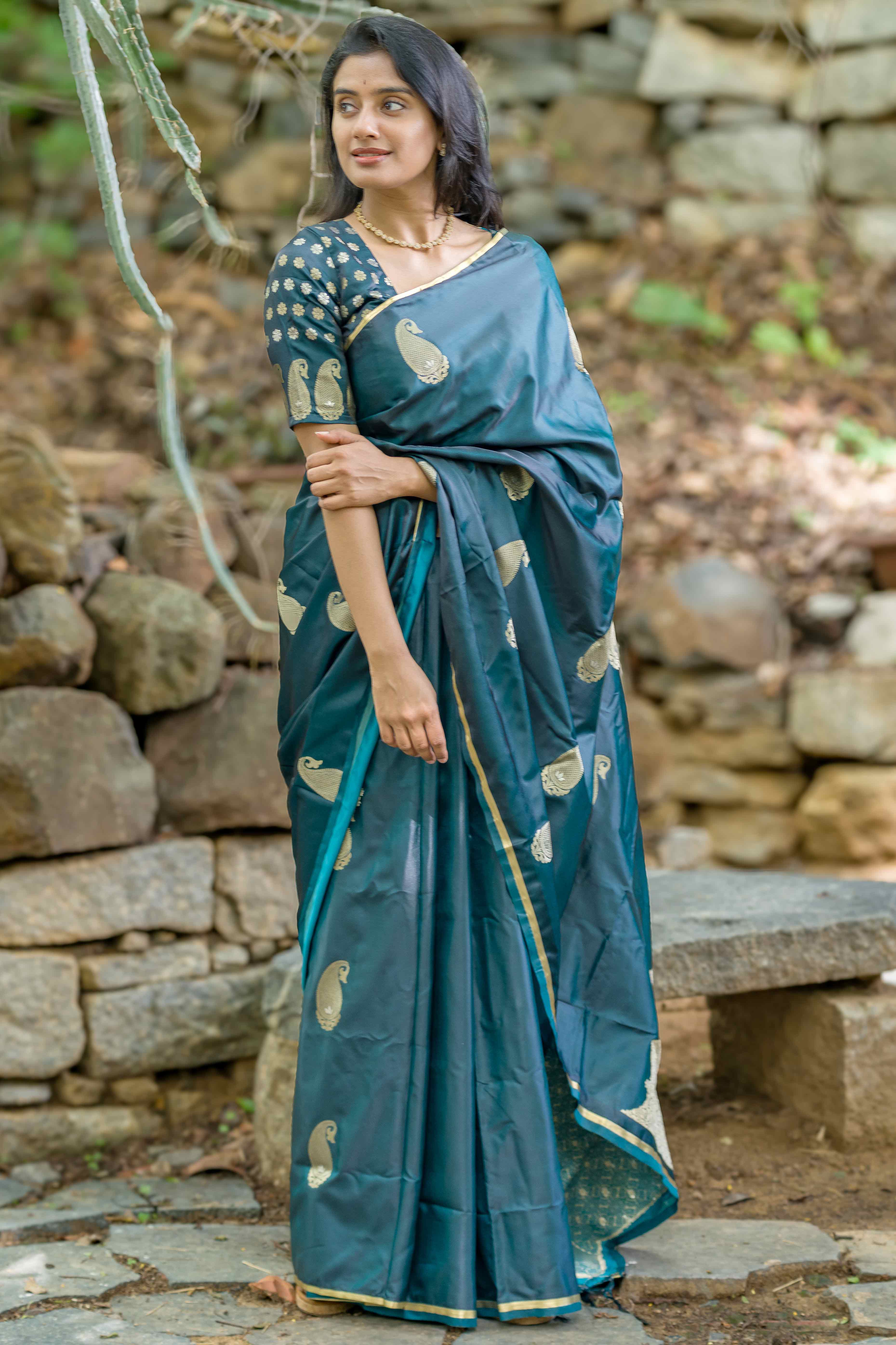 Casal Green Zari Weaving Satin Saree With Tassels