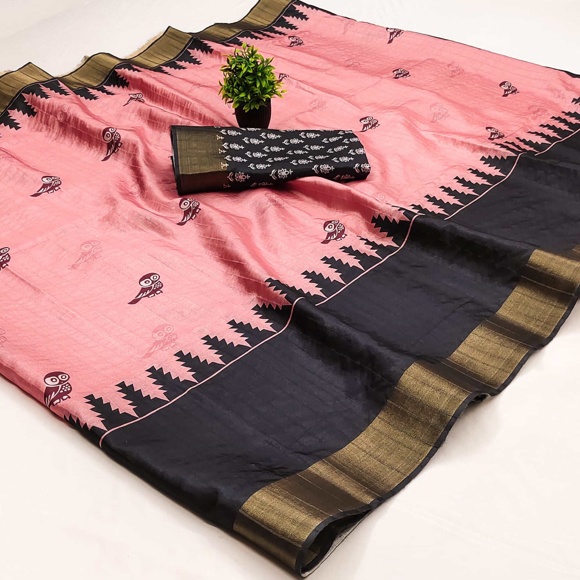 Grey Cotton Silk Saree Woven on Handloom with Elegant Abstract Patterns