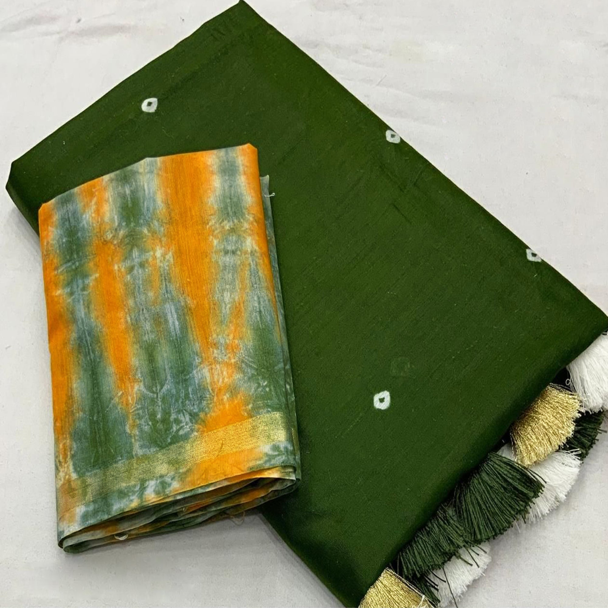 Green Linen Cotton Saree Adorned with Vibrant Bandhani Prints and Breezy Texture