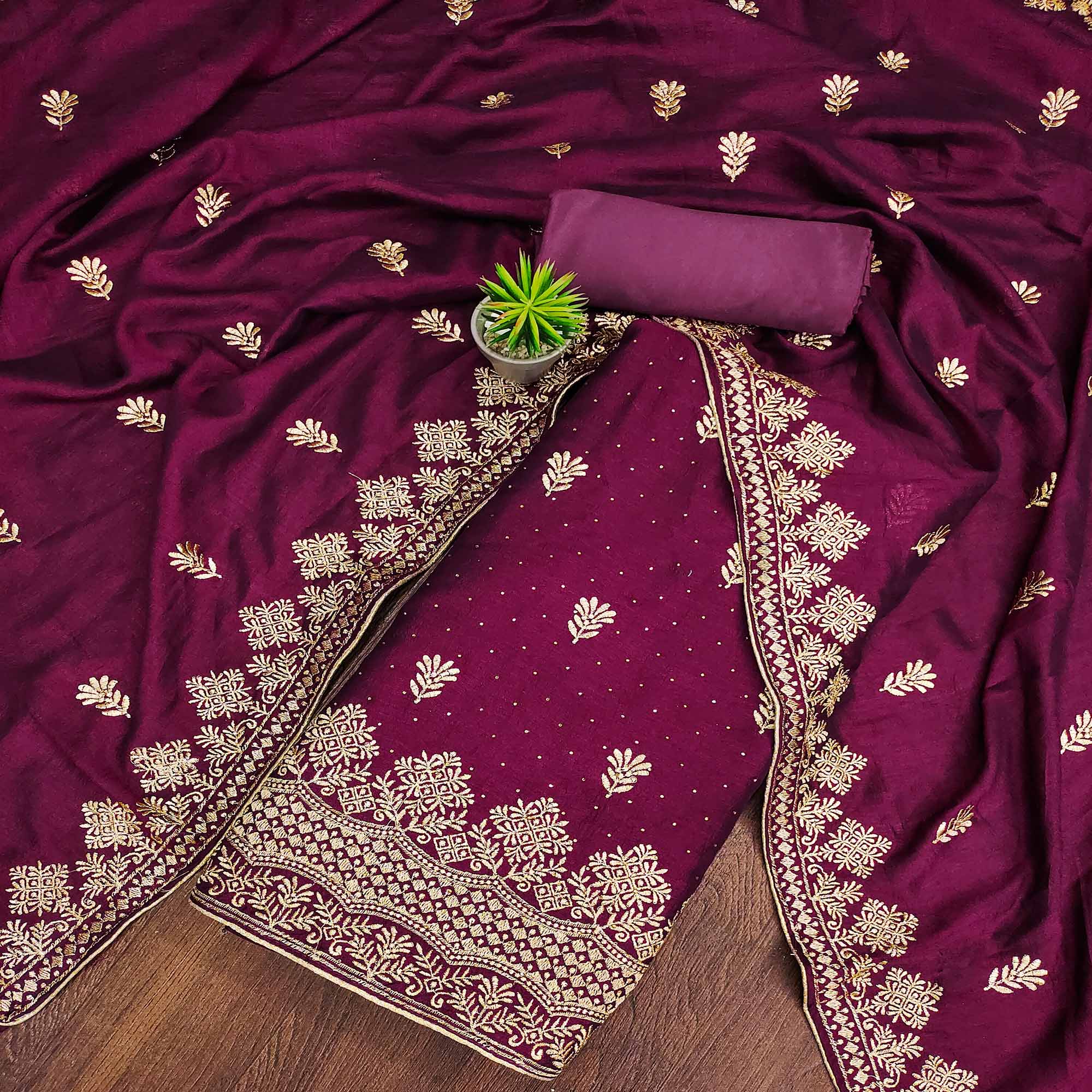 PDM-ANUSHKA-6177-WINE