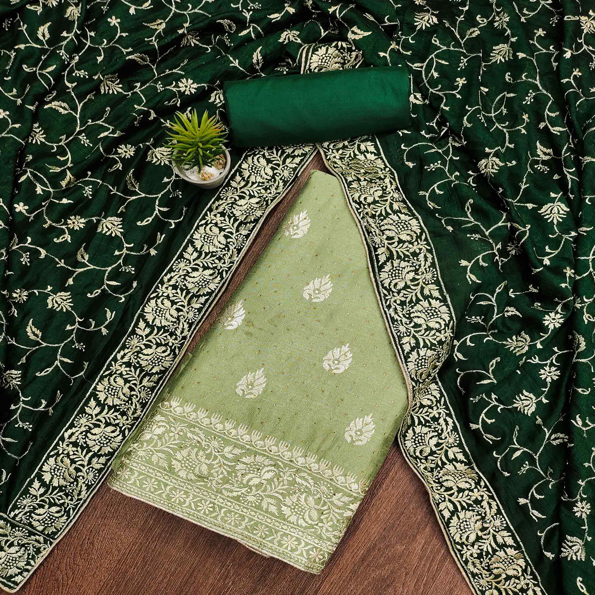 PDM-ANUSHKA-6185-GREEN