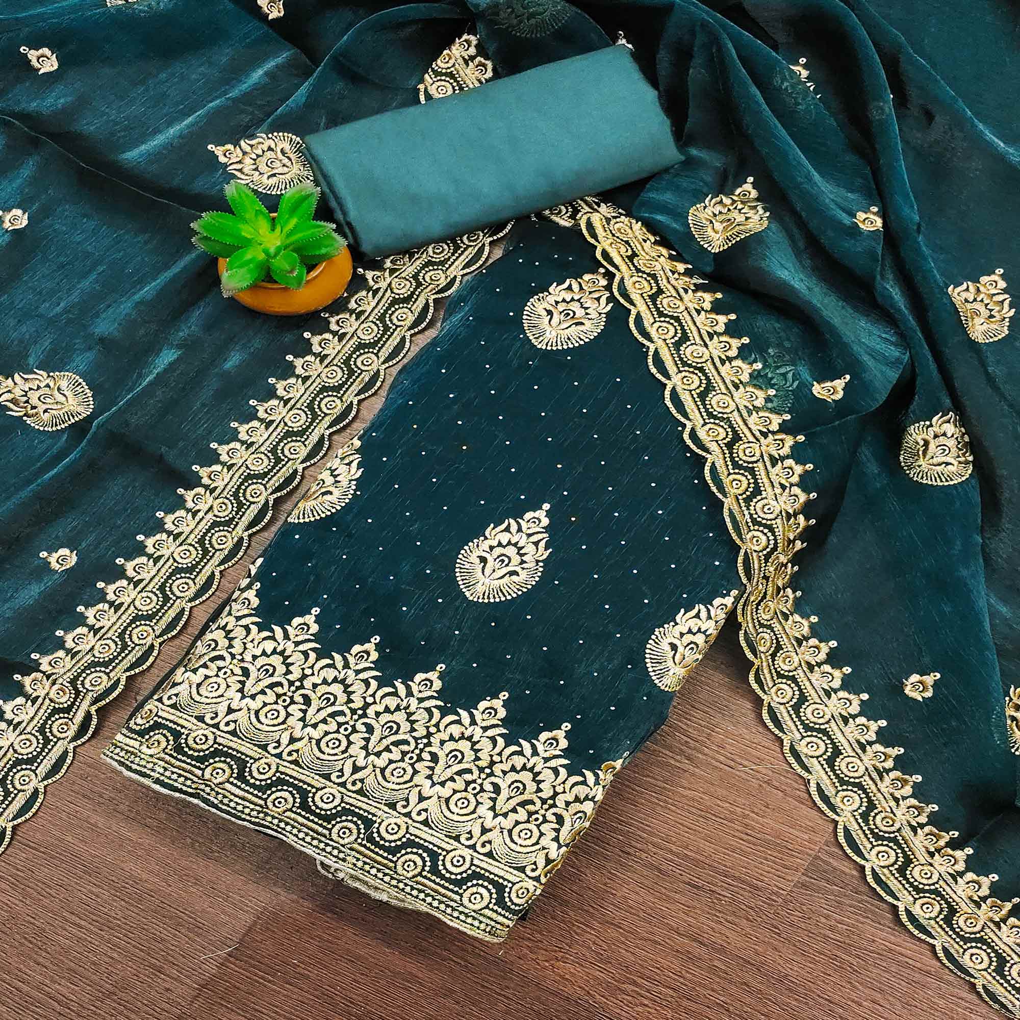 PDM-ANUSHKA-6436-MORPCH