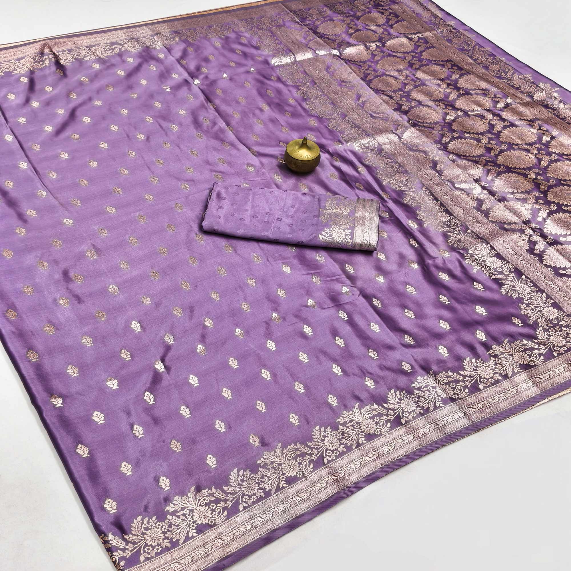 Luxury Lavender Silk Saree with Classic Zari Butti Woven Patterns